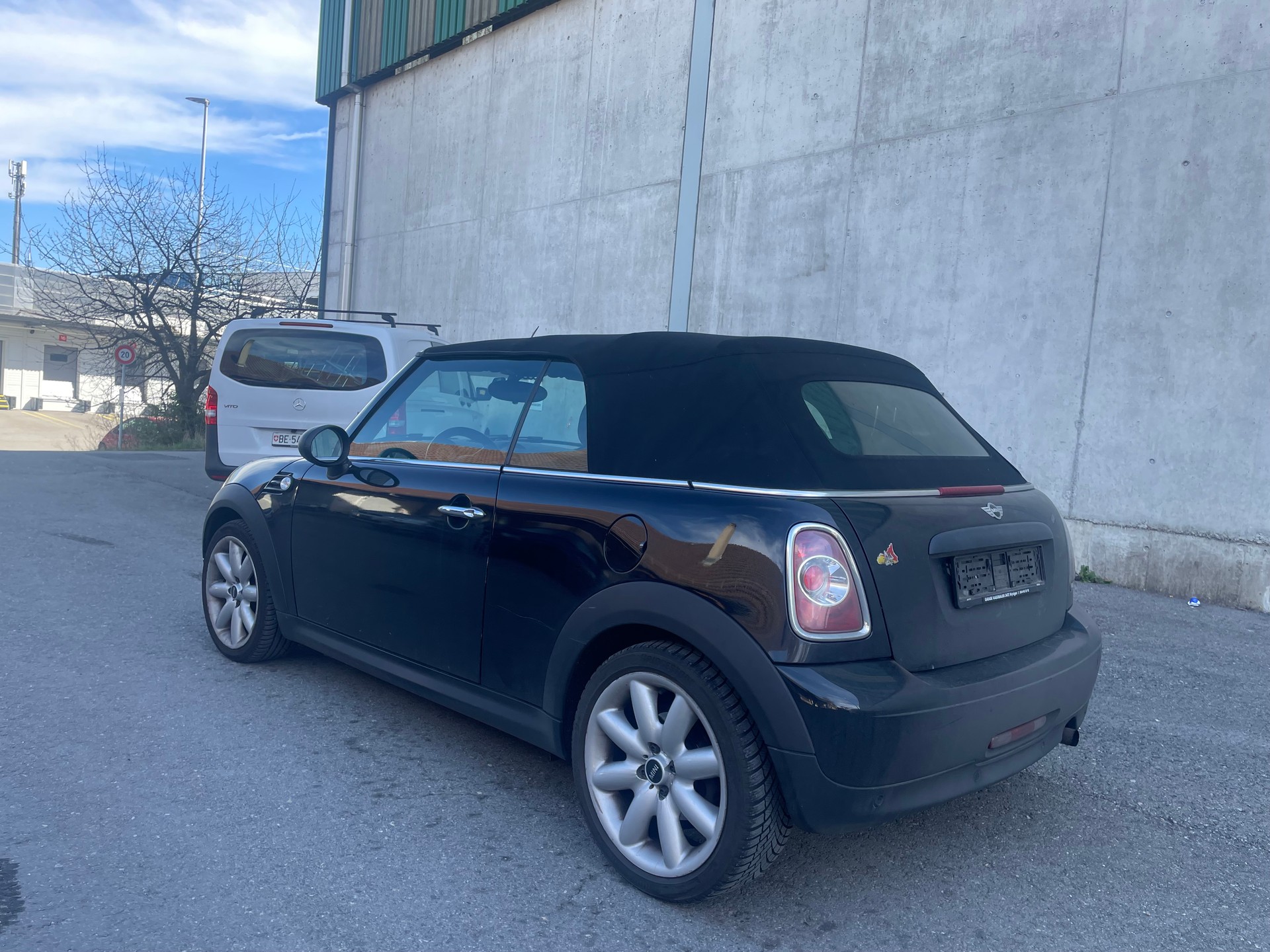 MINI Cooper Cabriolet-image-5