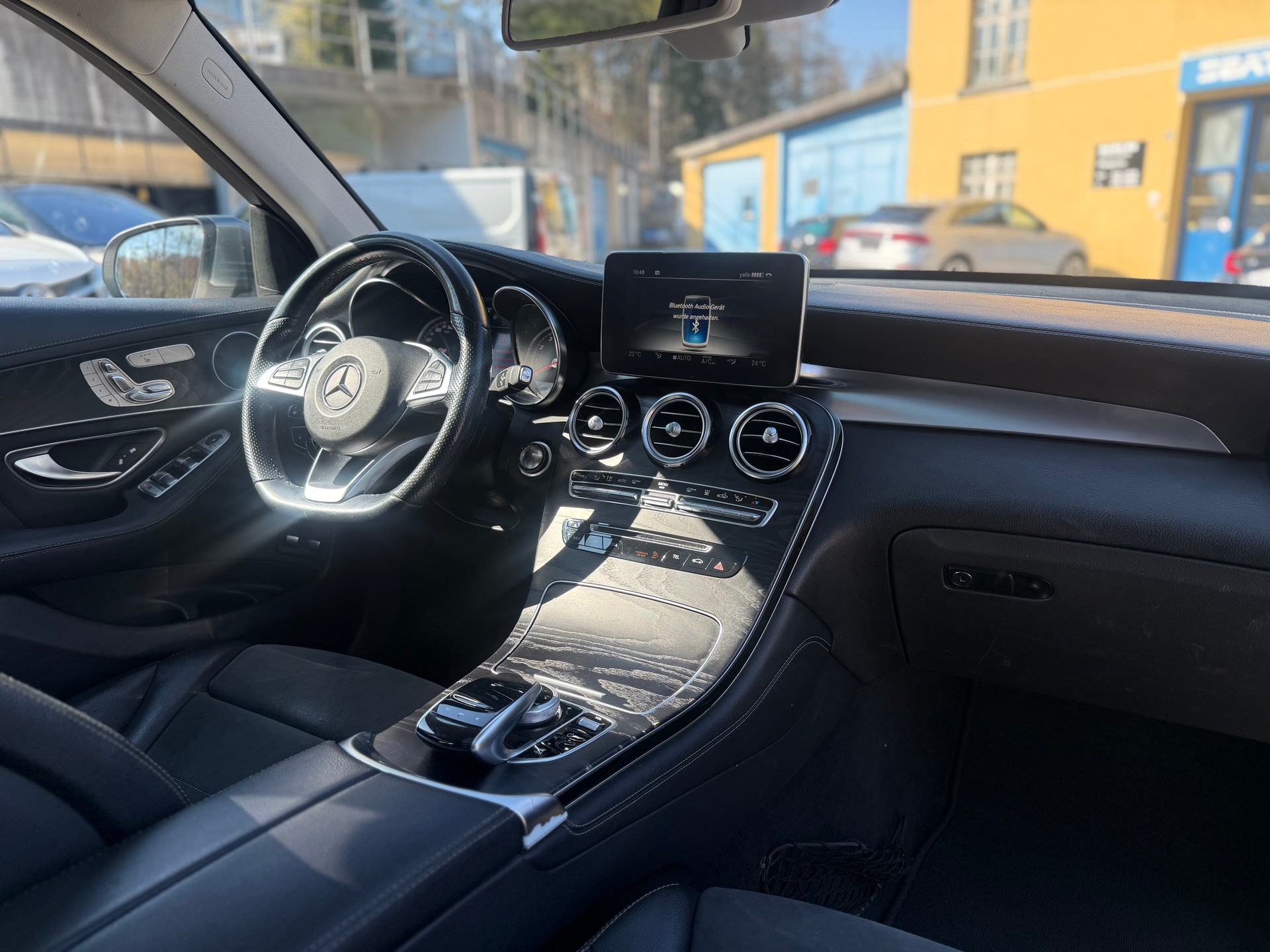 MERCEDES-BENZ GLC 350 e AMG Line 4Matic 7G-Tronic-image-8
