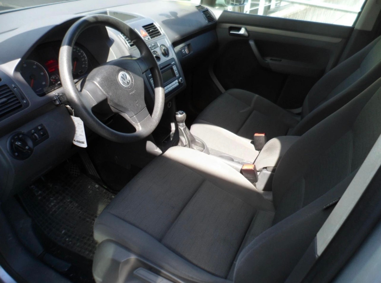 VW Touran 1.9 TDI Trendline-image-3