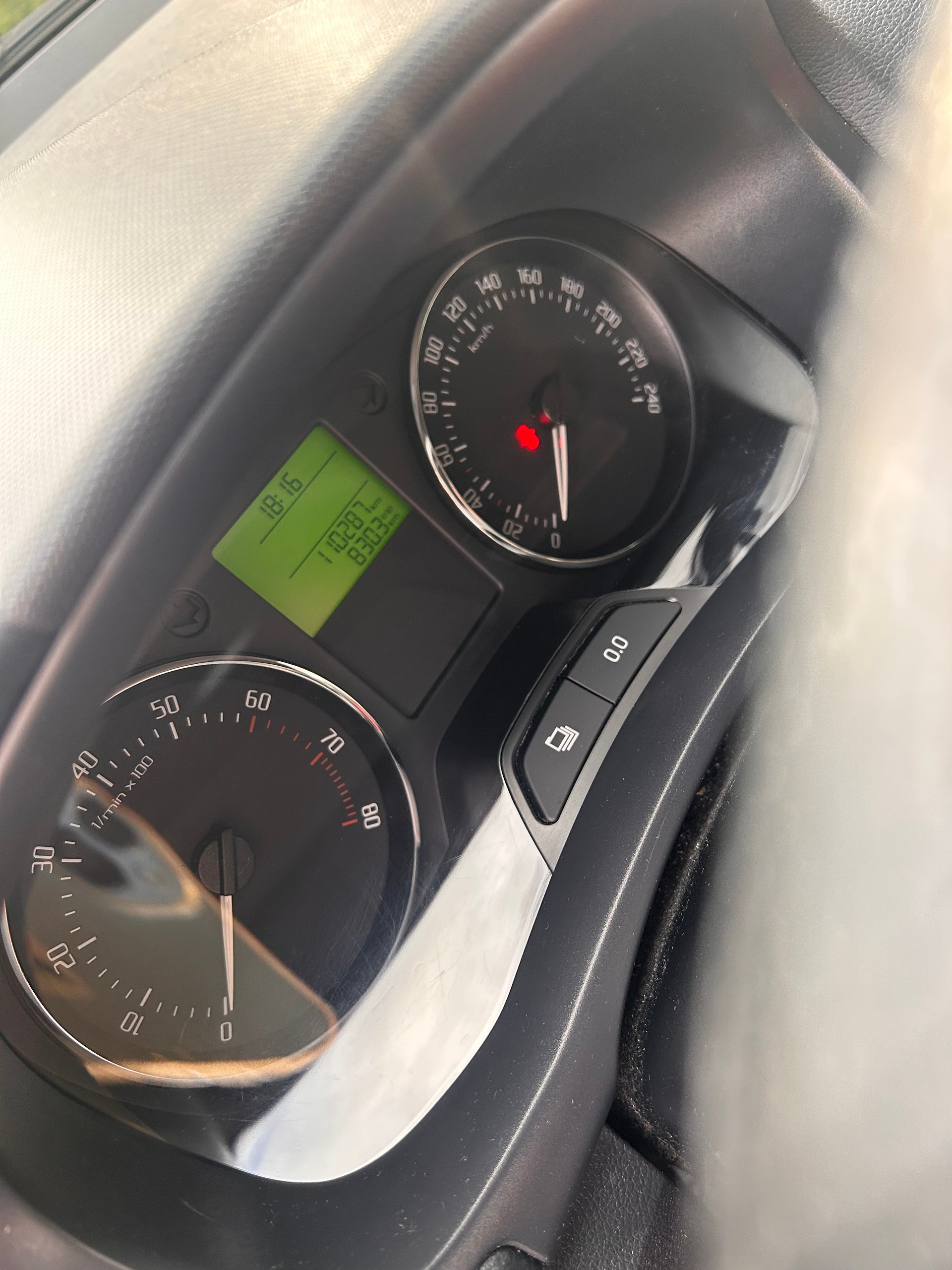 SKODA 1.2 TSI Monte Carlo-image-4