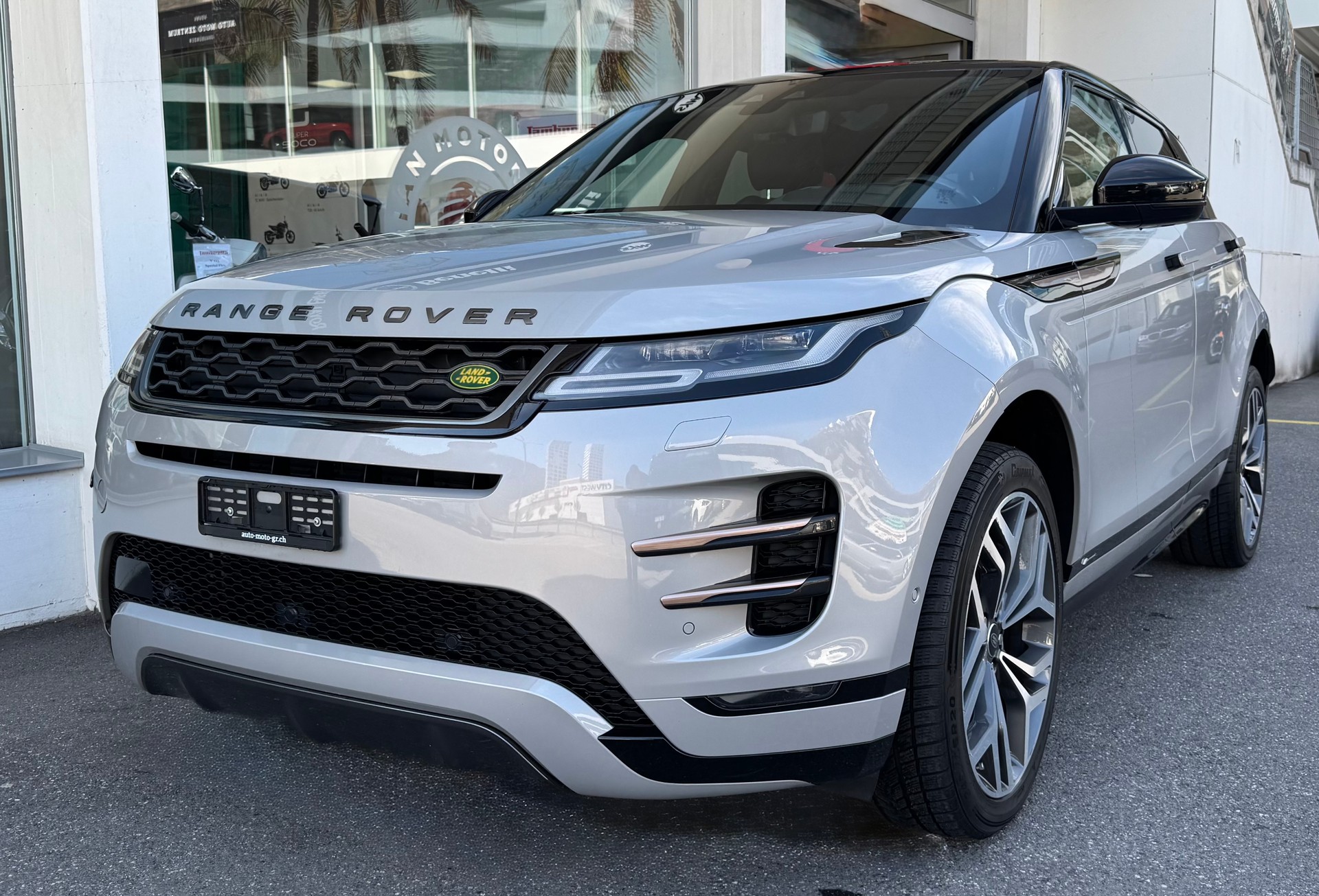 LAND ROVER Range Rover Evoque R-Dyn First Edi P 250 HSE AT9-image-5