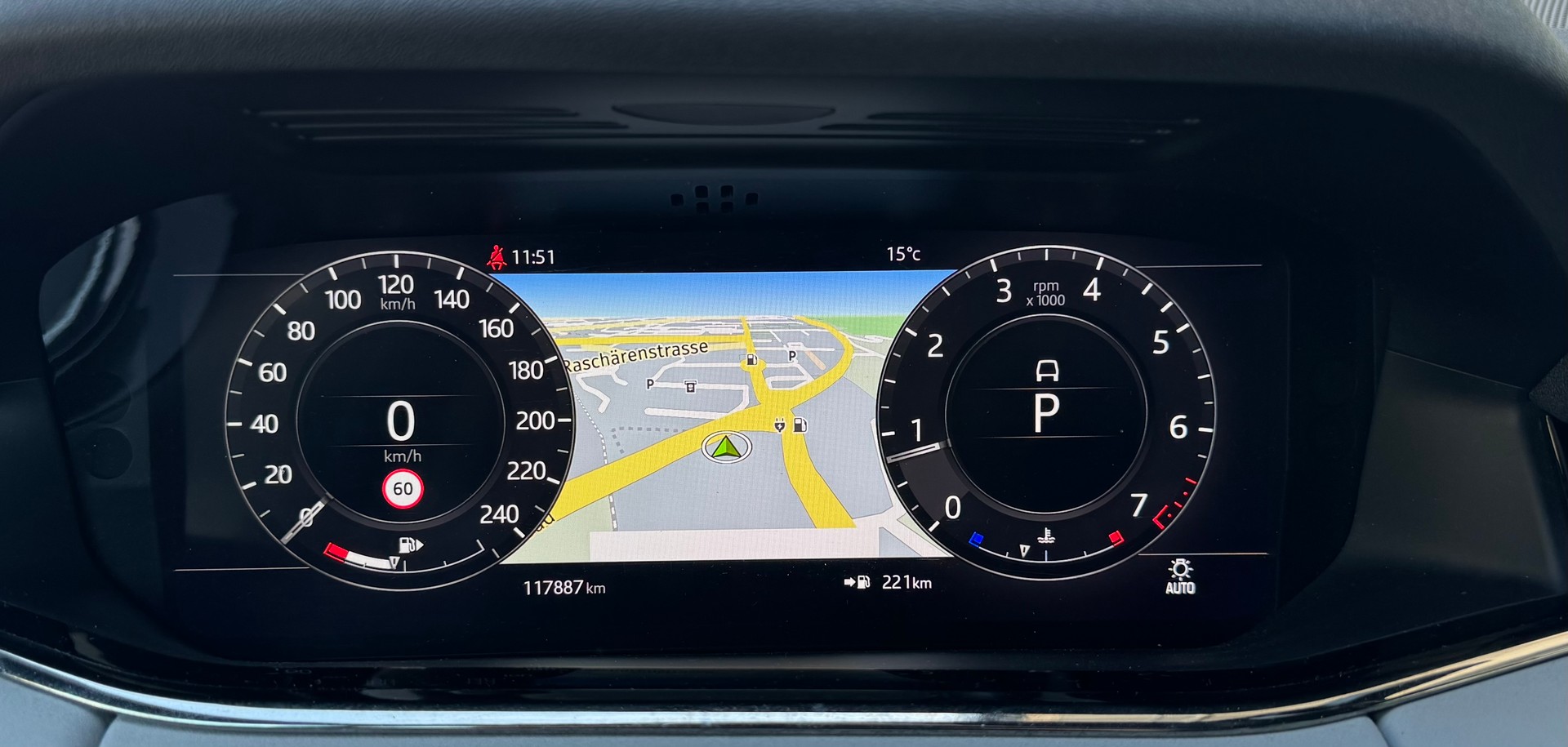 LAND ROVER Range Rover Evoque R-Dyn First Edi P 250 HSE AT9-image-14