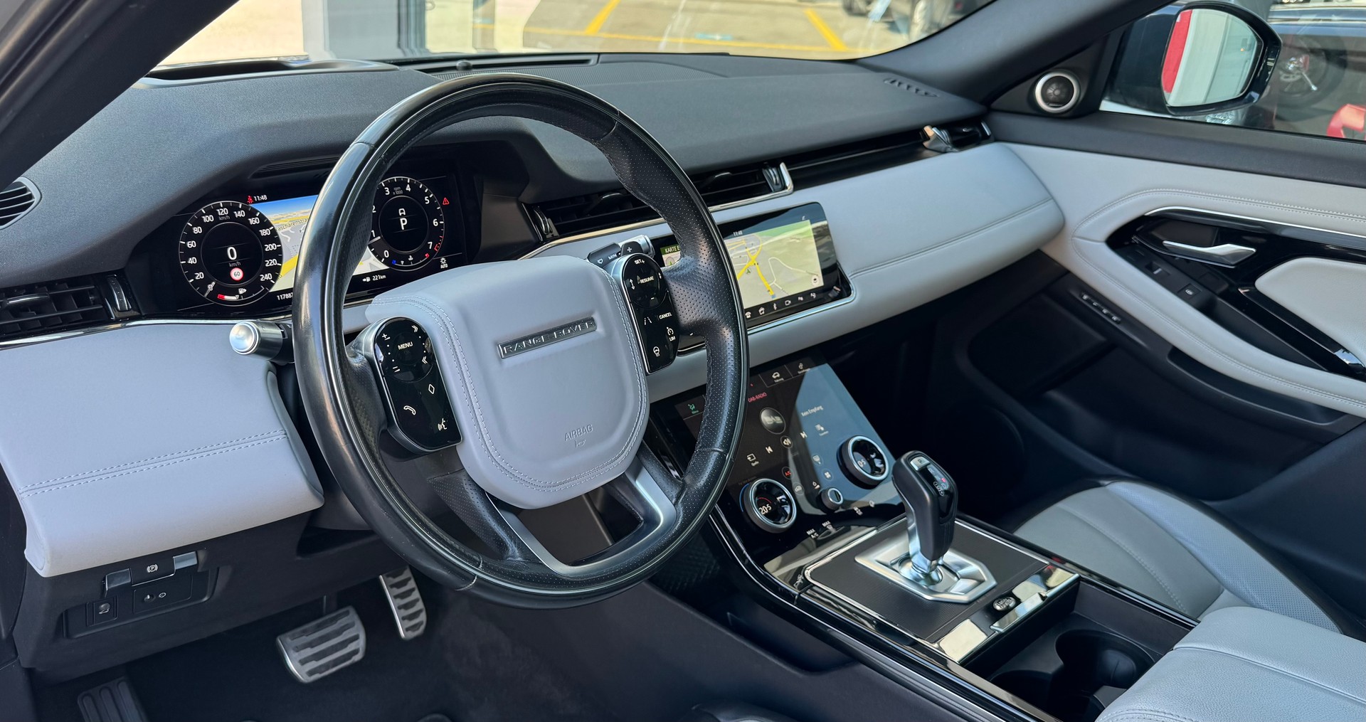 LAND ROVER Range Rover Evoque R-Dyn First Edi P 250 HSE AT9-image-6