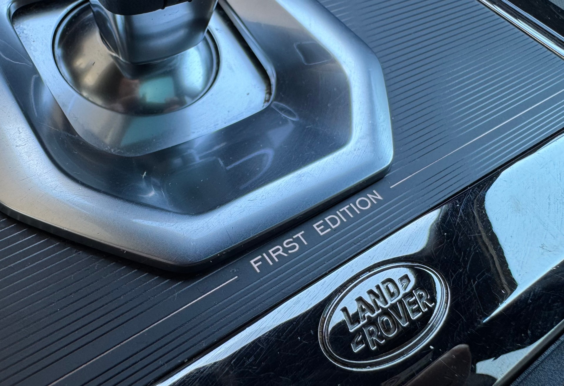 LAND ROVER Range Rover Evoque R-Dyn First Edi P 250 HSE AT9-image-22