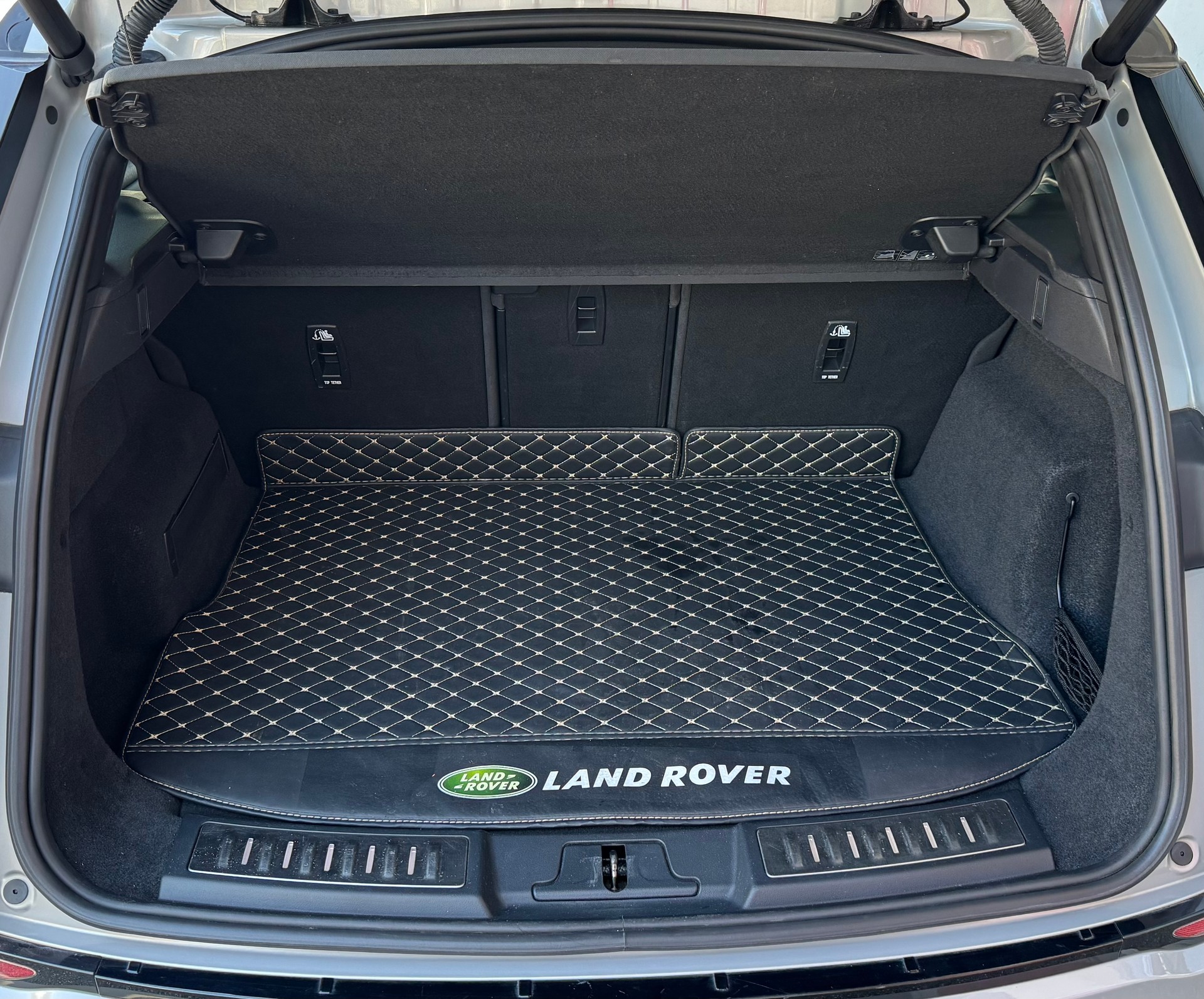 LAND ROVER Range Rover Evoque R-Dyn First Edi P 250 HSE AT9-image-10