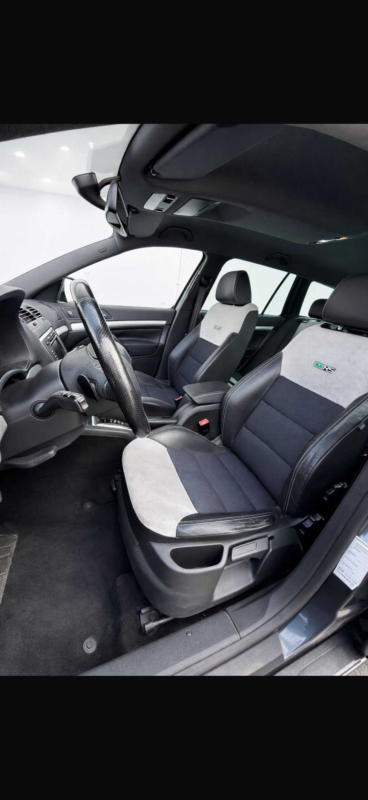 SKODA Octavia Combi 2.0 TDI RS DSG-image-8