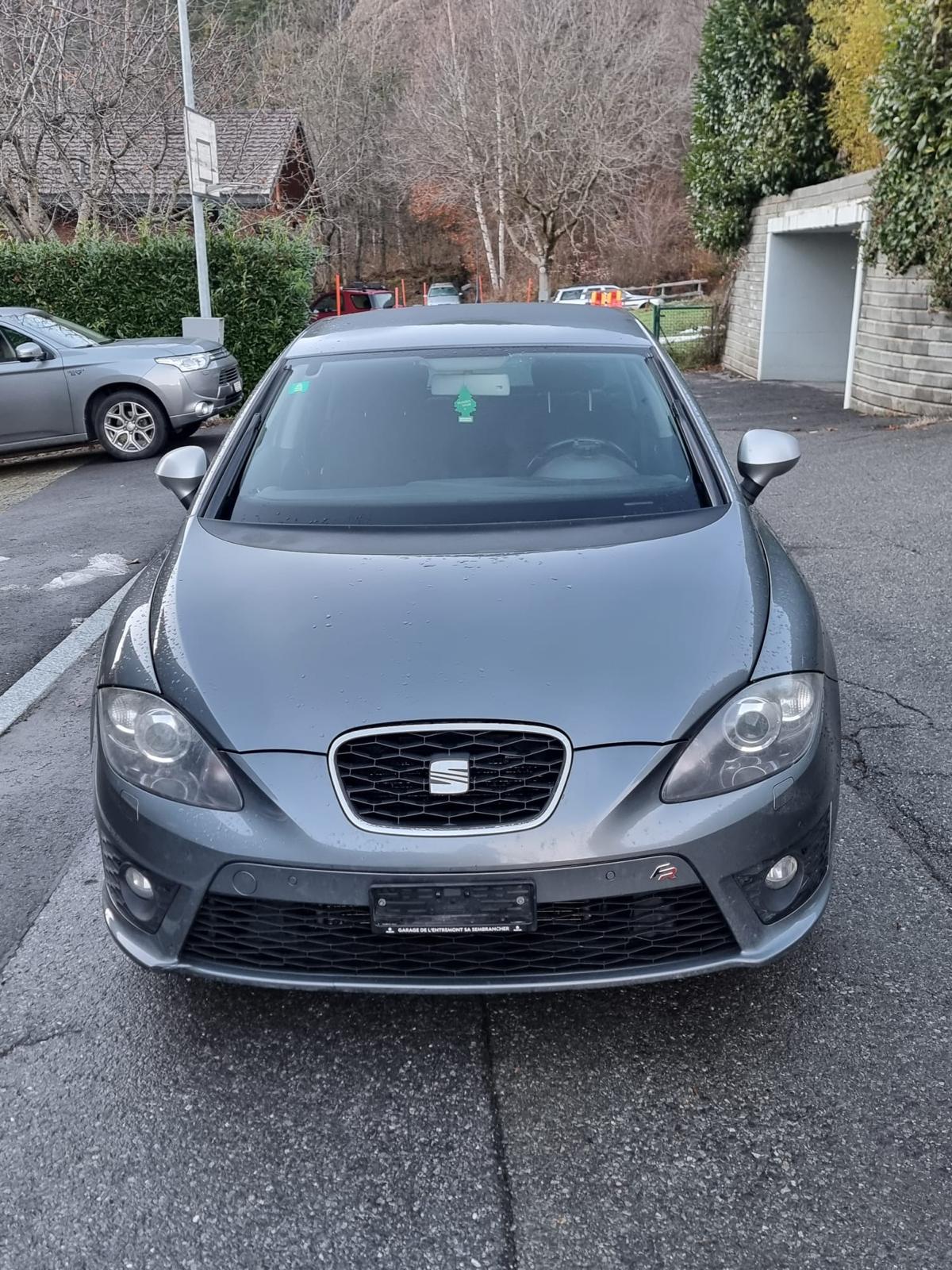 SEAT Leon 1.8 TSI FR-image-0
