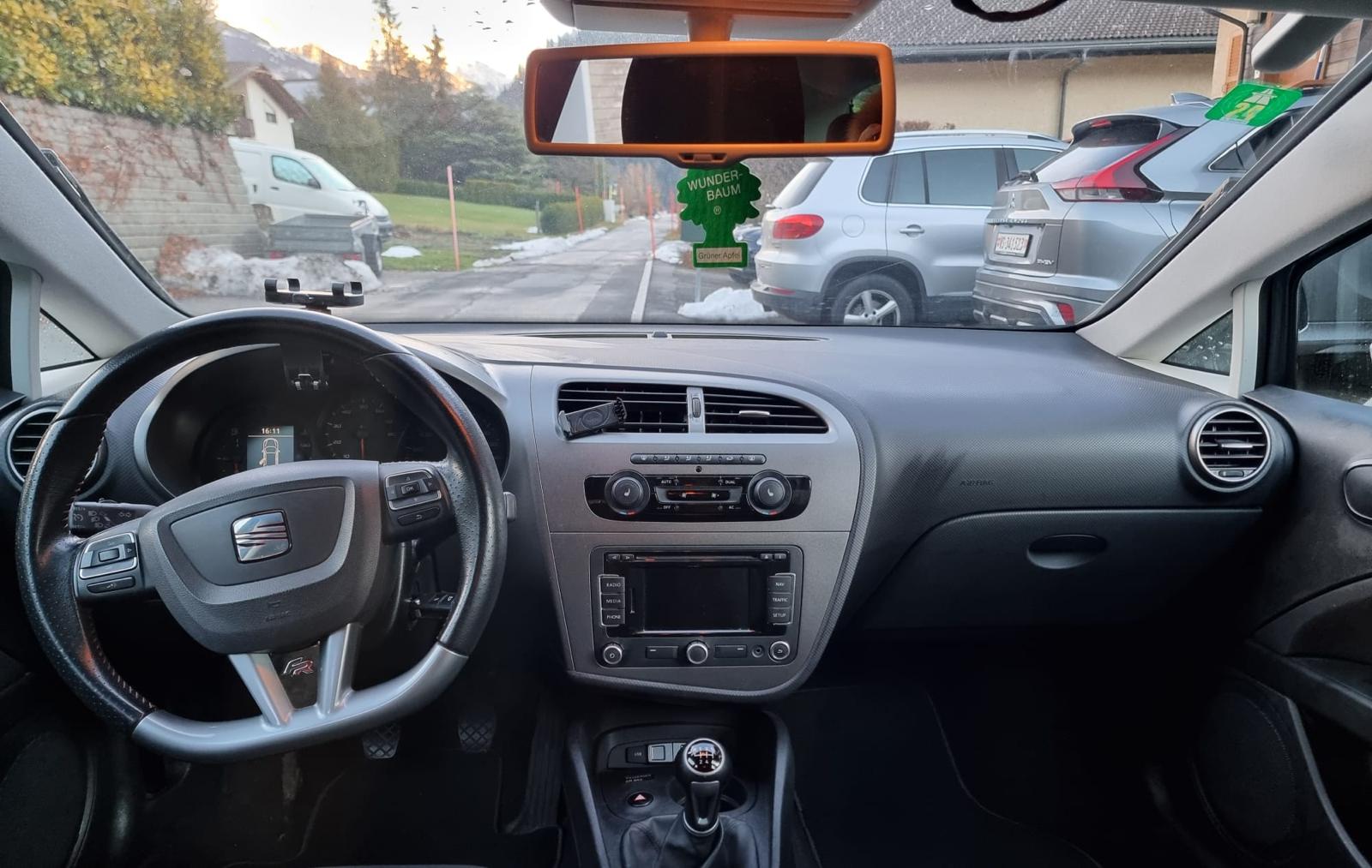 SEAT Leon 1.8 TSI FR-image-4