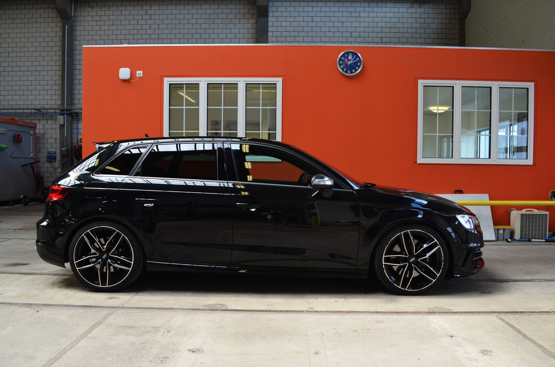 AUDI S3 Sportback 2.0 TFSI quattro S-tronic-image-3