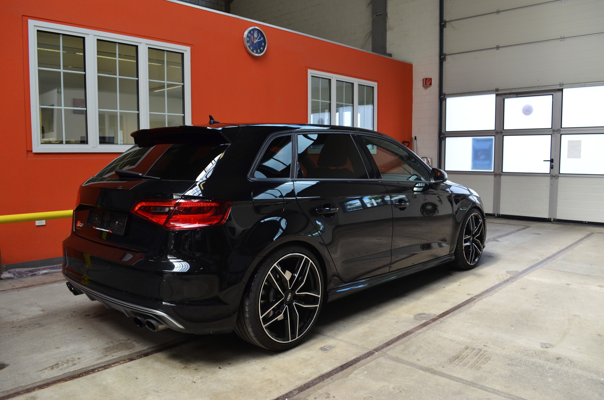 AUDI S3 Sportback 2.0 TFSI quattro S-tronic-image-4