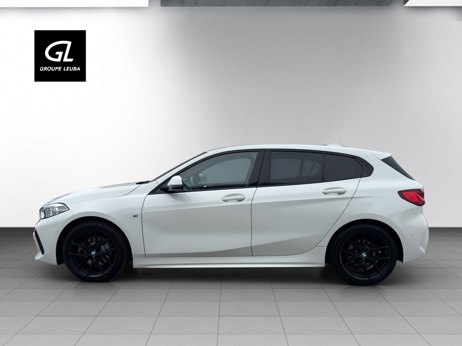 BMW 118i Pure M Sport Steptr.-image-4