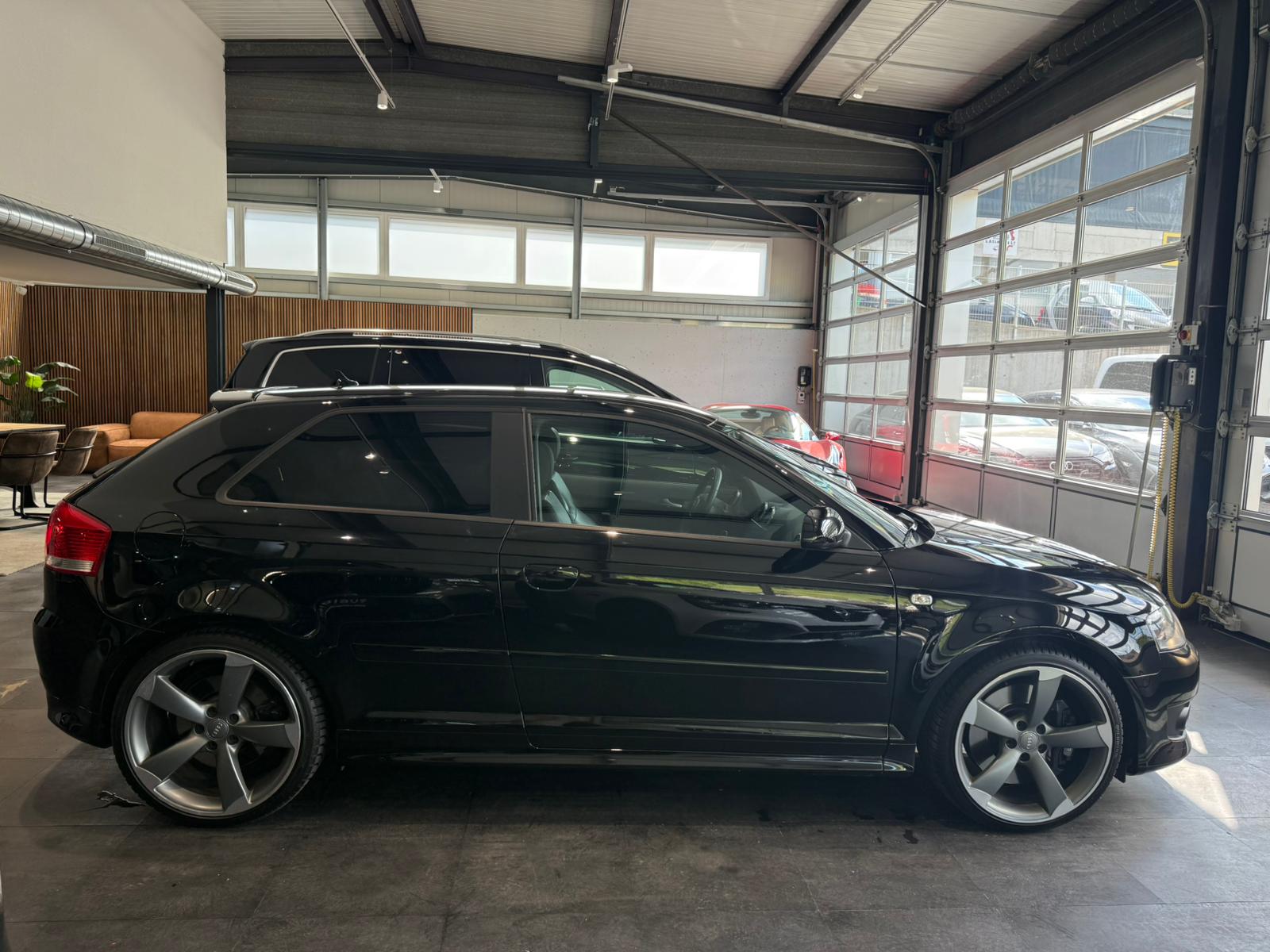 AUDI S3 2.0 Turbo FSI quattro-image-5
