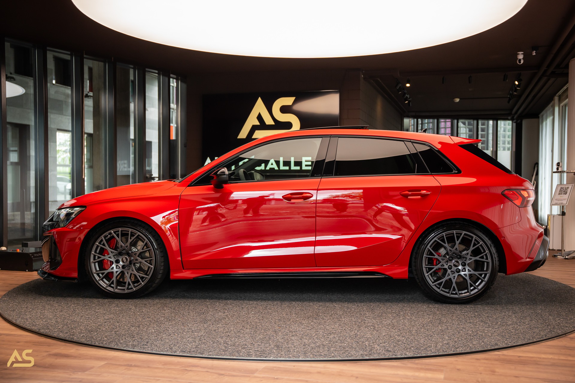 AUDI RS3 Sportback 2.5 TSI Facelift *PROGRESSIVE RED* TRAUM | R8-SCHALENSITZE | PANORAMA | CARBON | WERKSGARANTIE-image-3