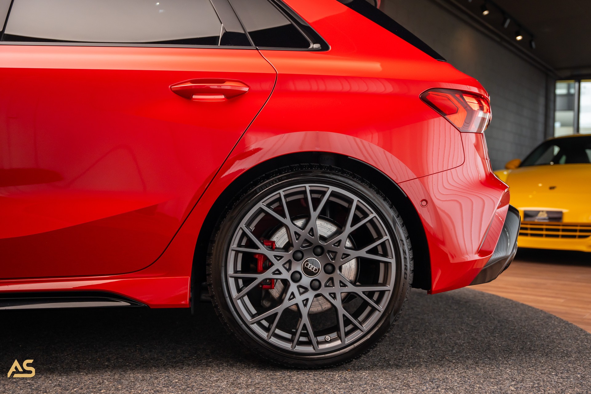 AUDI RS3 Sportback 2.5 TSI Facelift *PROGRESSIVE RED* TRAUM | R8-SCHALENSITZE | PANORAMA | CARBON | WERKSGARANTIE-image-2