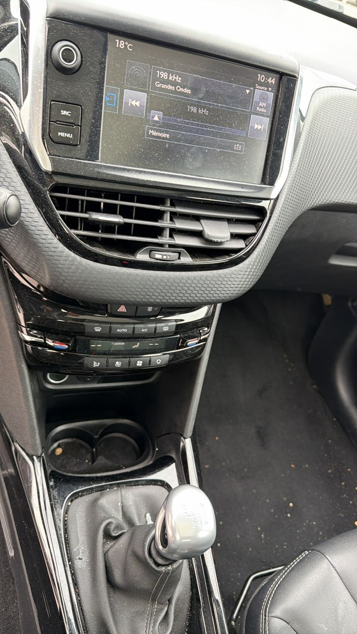 PEUGEOT 2008 1.2 PureTech Féline-image-8