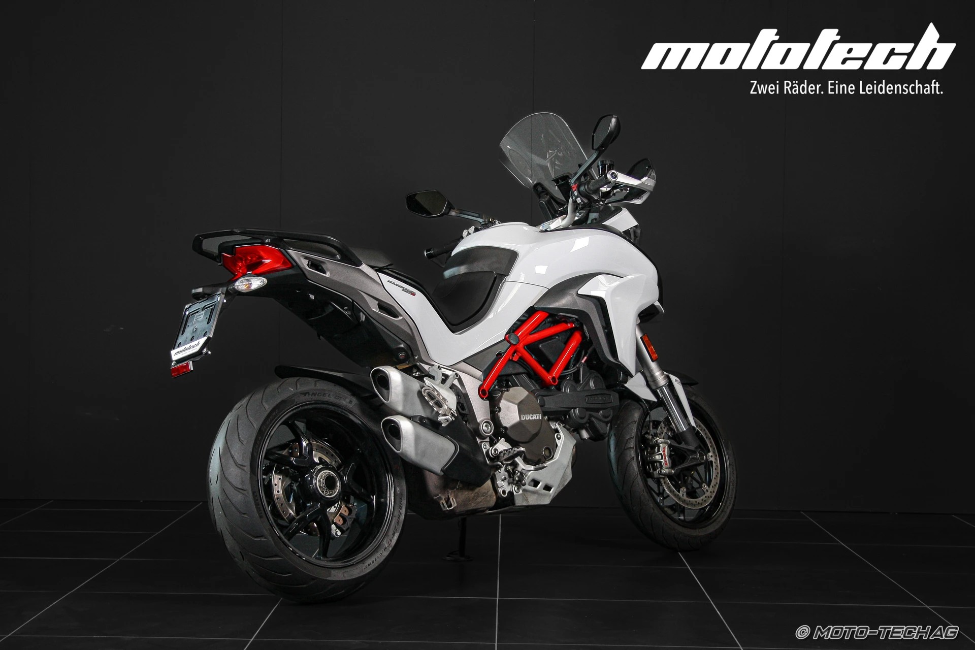 DUCATI Multistrada 1200 S-showroom-element-2