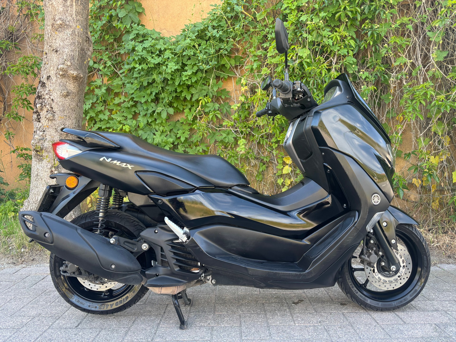 YAMAHA N-Max GPD 125