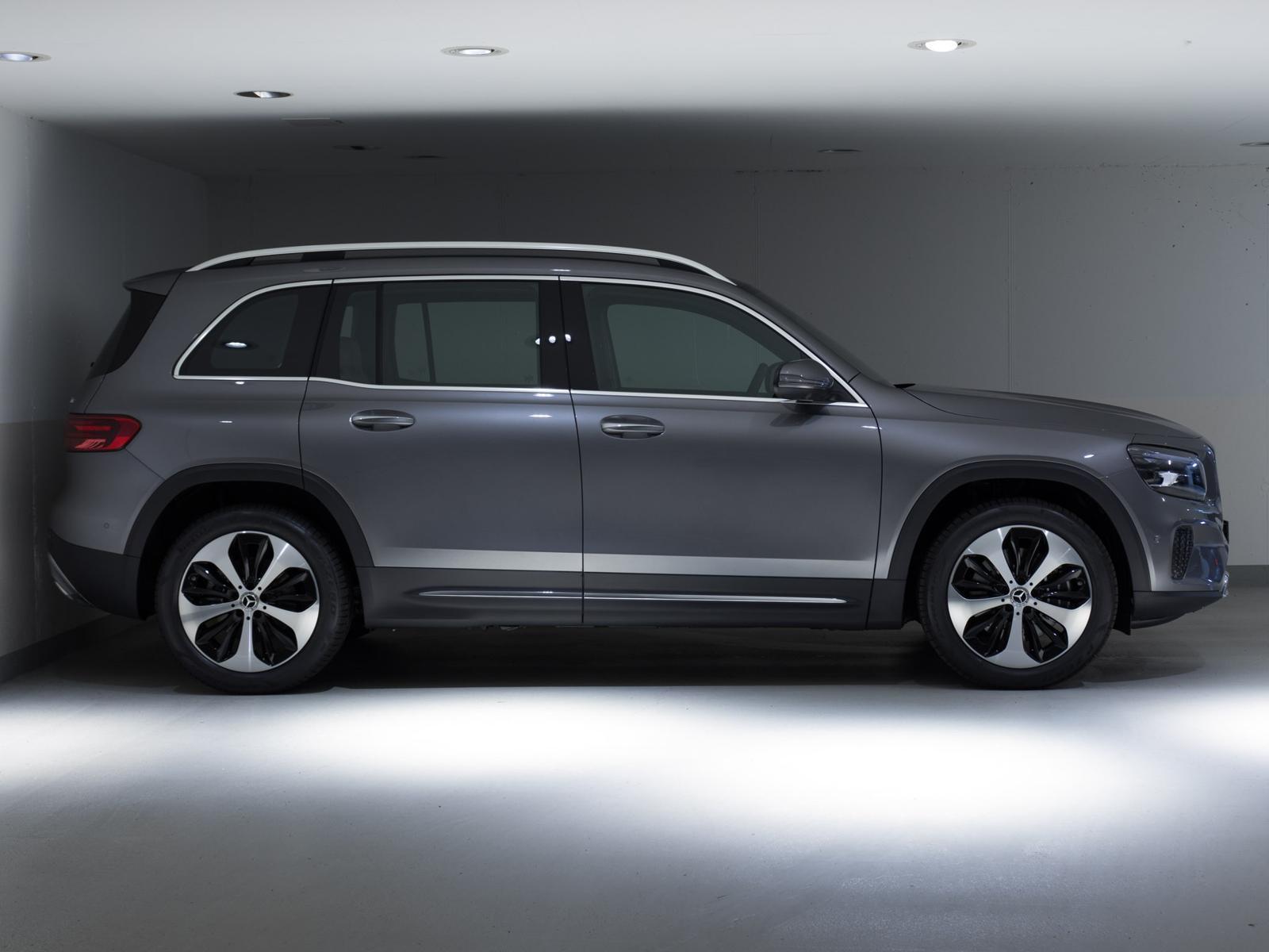 MERCEDES-BENZ GLB 220 d 4MATIC-image-1