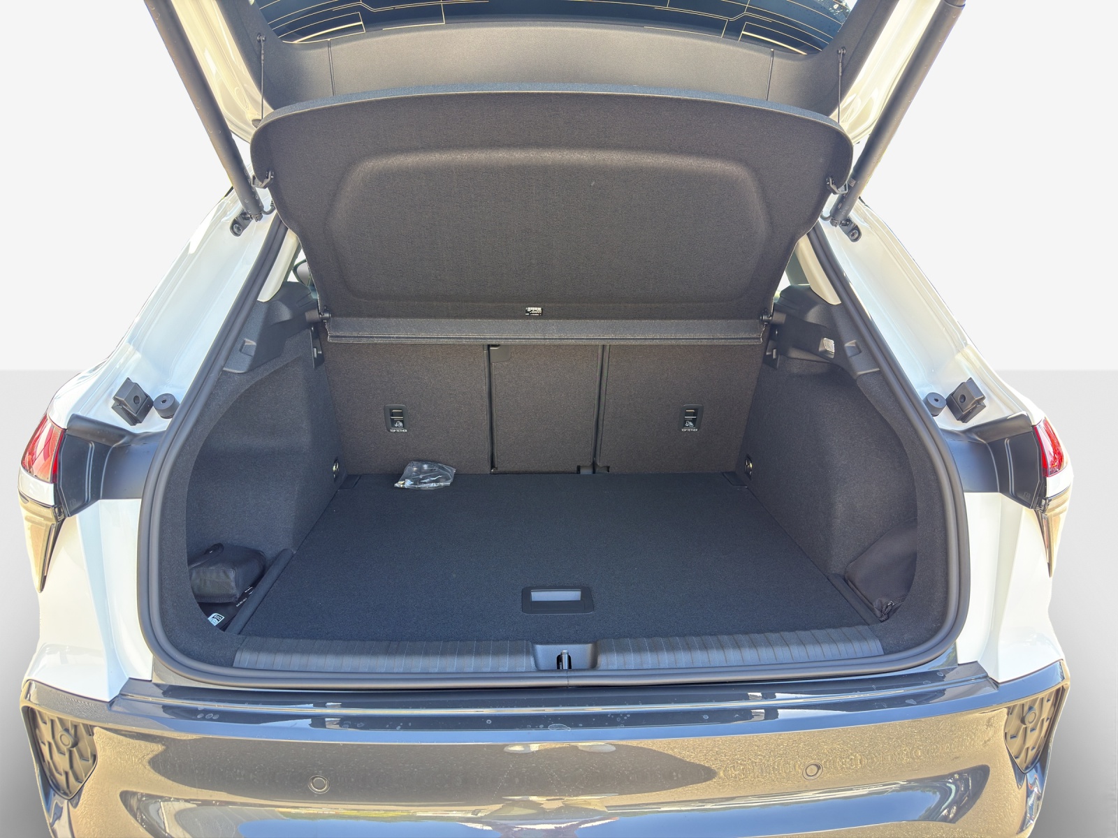 AUDI Q3 SUV 110 kW TFSI S tronic-image-12