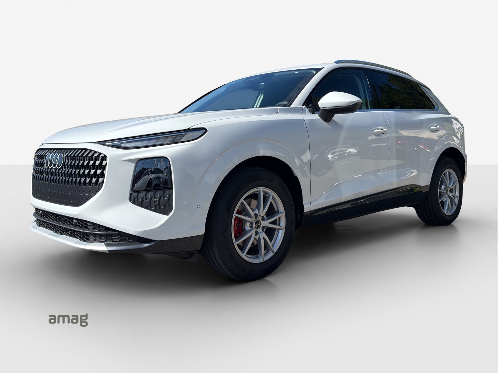 AUDI Q3 SUV 110 kW TFSI S tronic-image-0