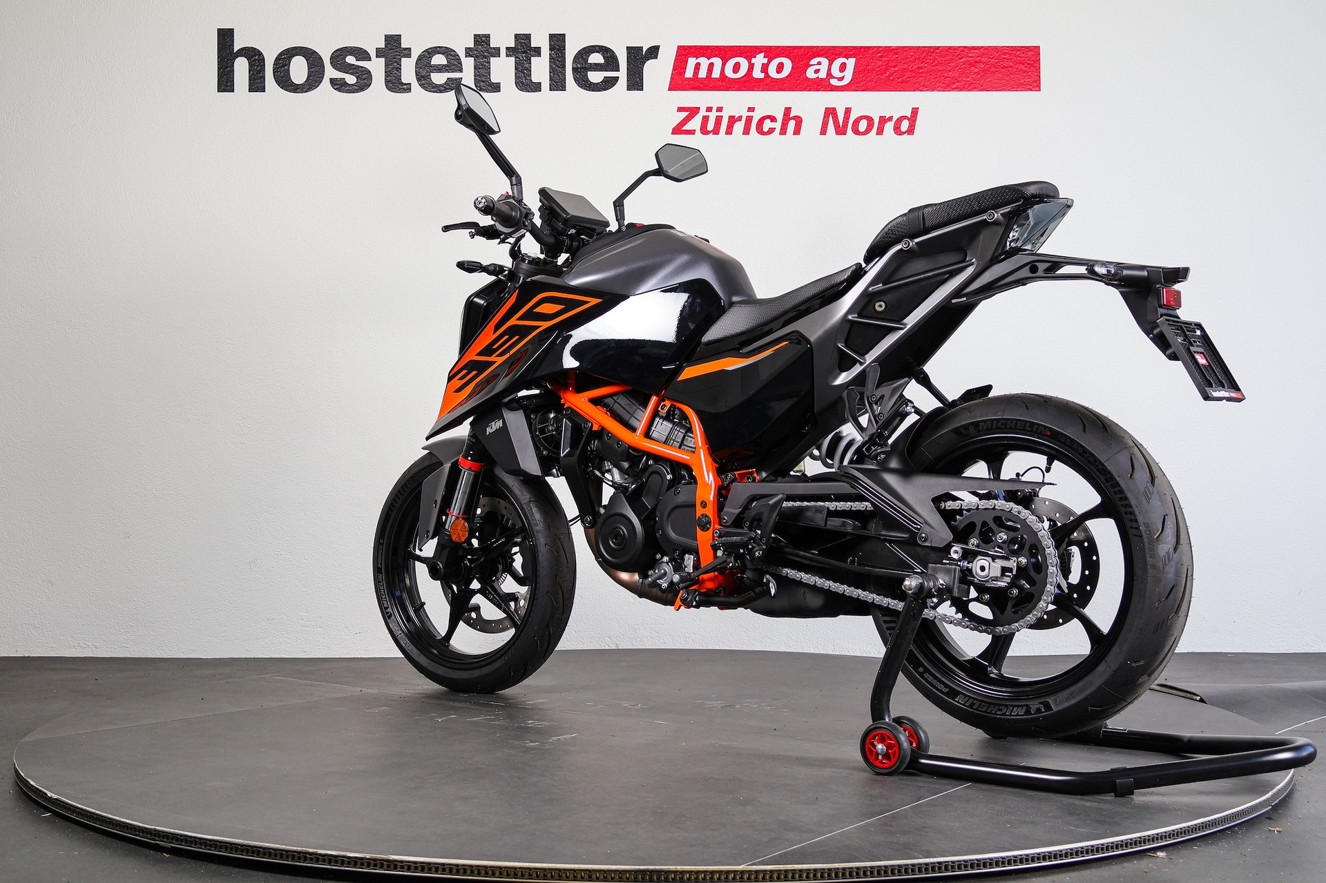 KTM 390 Duke-showroom-element-3