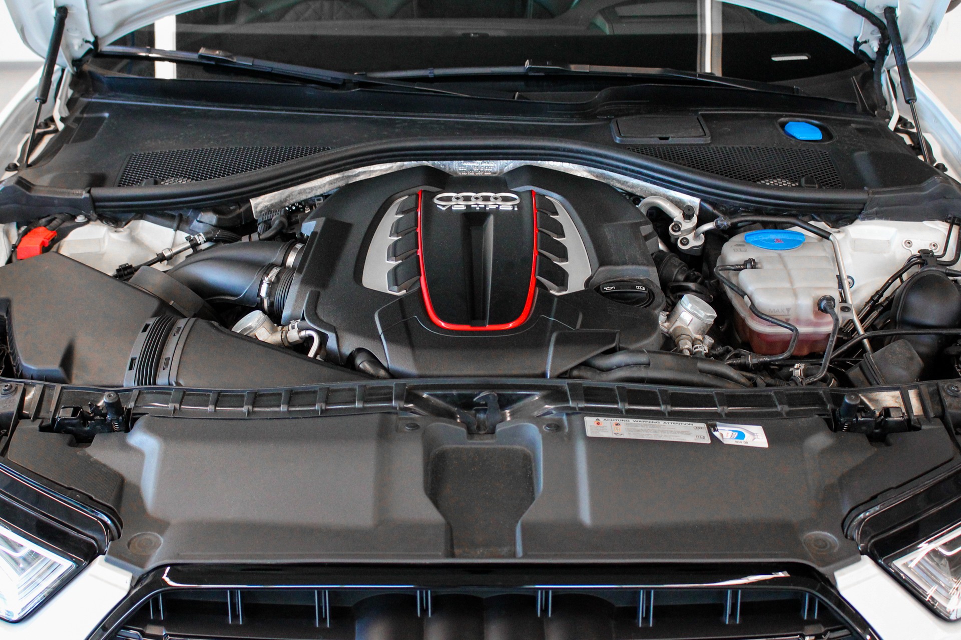 AUDI S6 Avant 4.0 TFSI V8 quattro S-tronic-image-21
