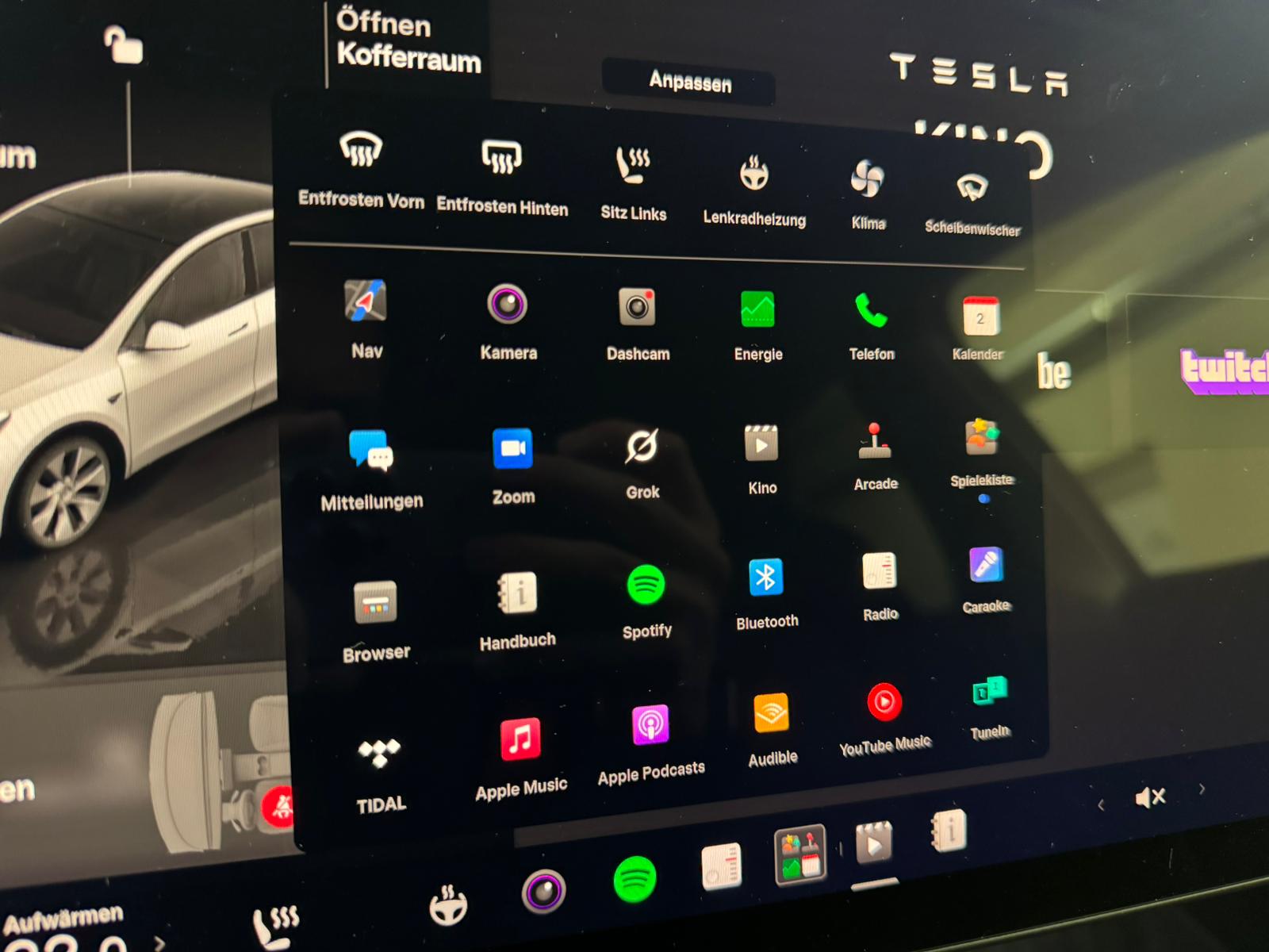 TESLA Model Y RWD / EAP / AHK / Garantie-image-19