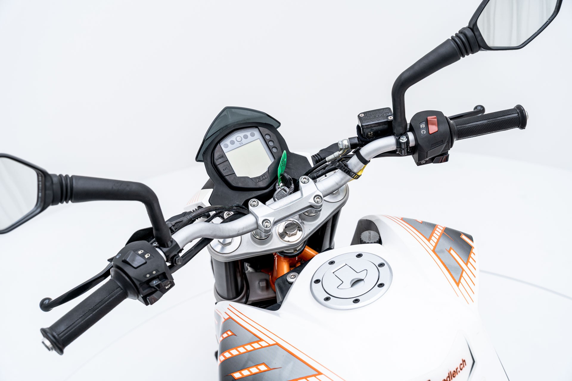 KTM 390 Duke ABS-image-7