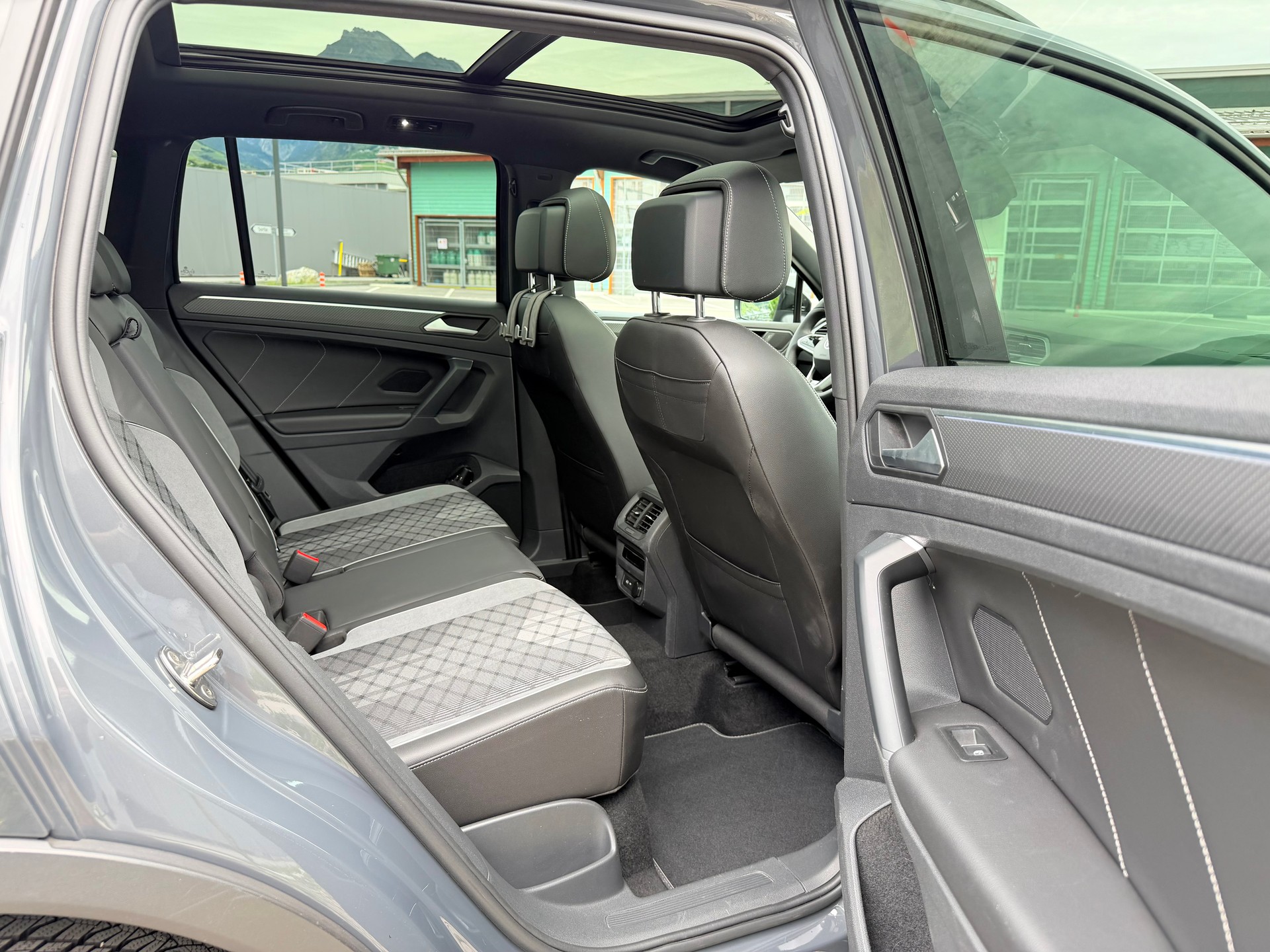 VW 2.0 TSI R-Line DSG-image-12