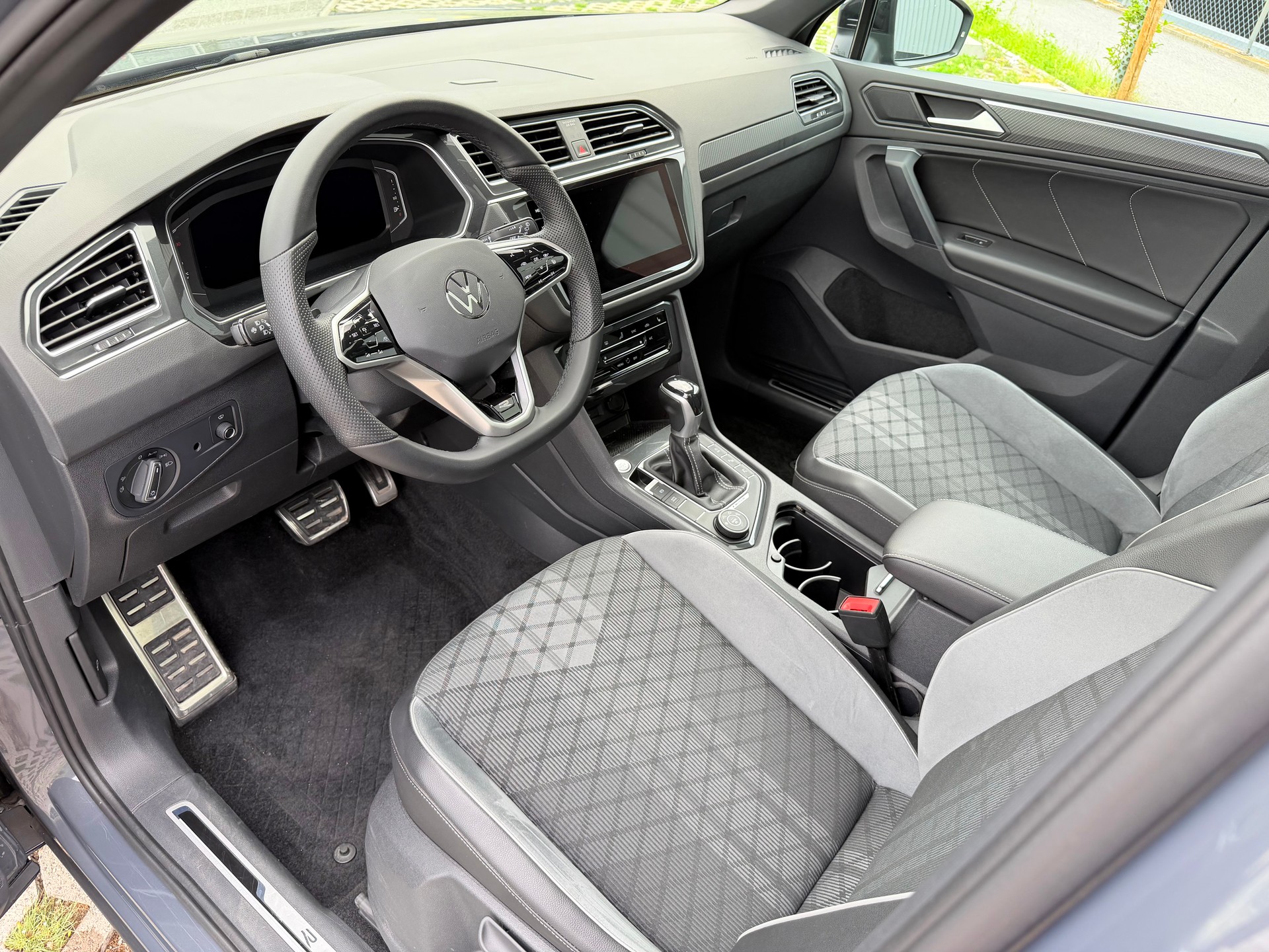 VW 2.0 TSI R-Line DSG-image-9