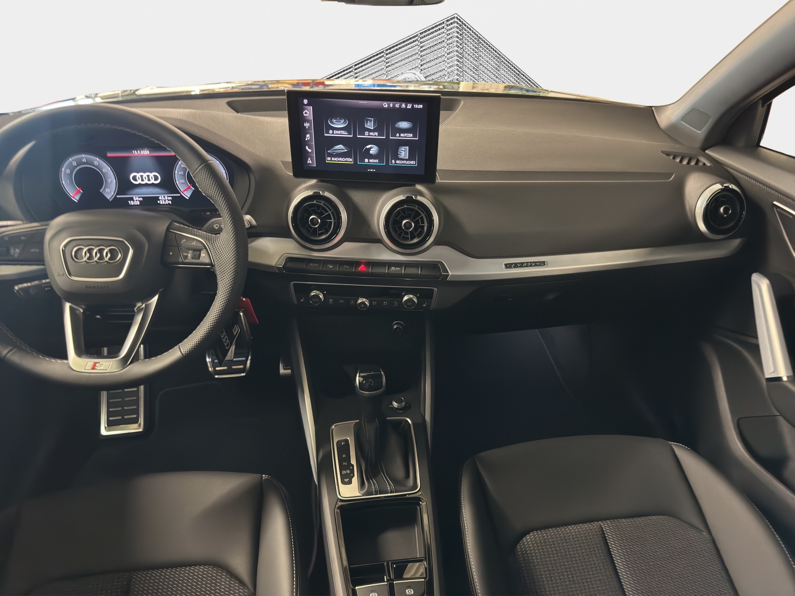 AUDI Q2 40 TFSI Attraction quattro S-tronic-image-10