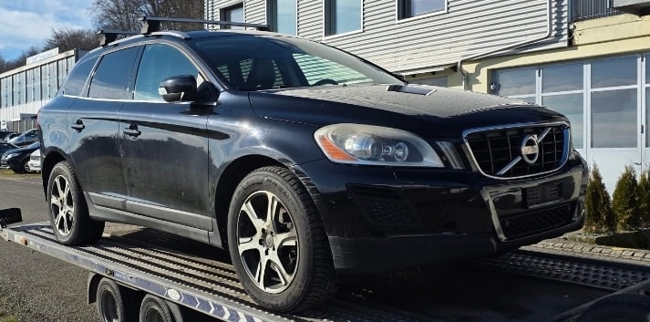VOLVO XC60 D5 AWD Summum Geartronic-image-3
