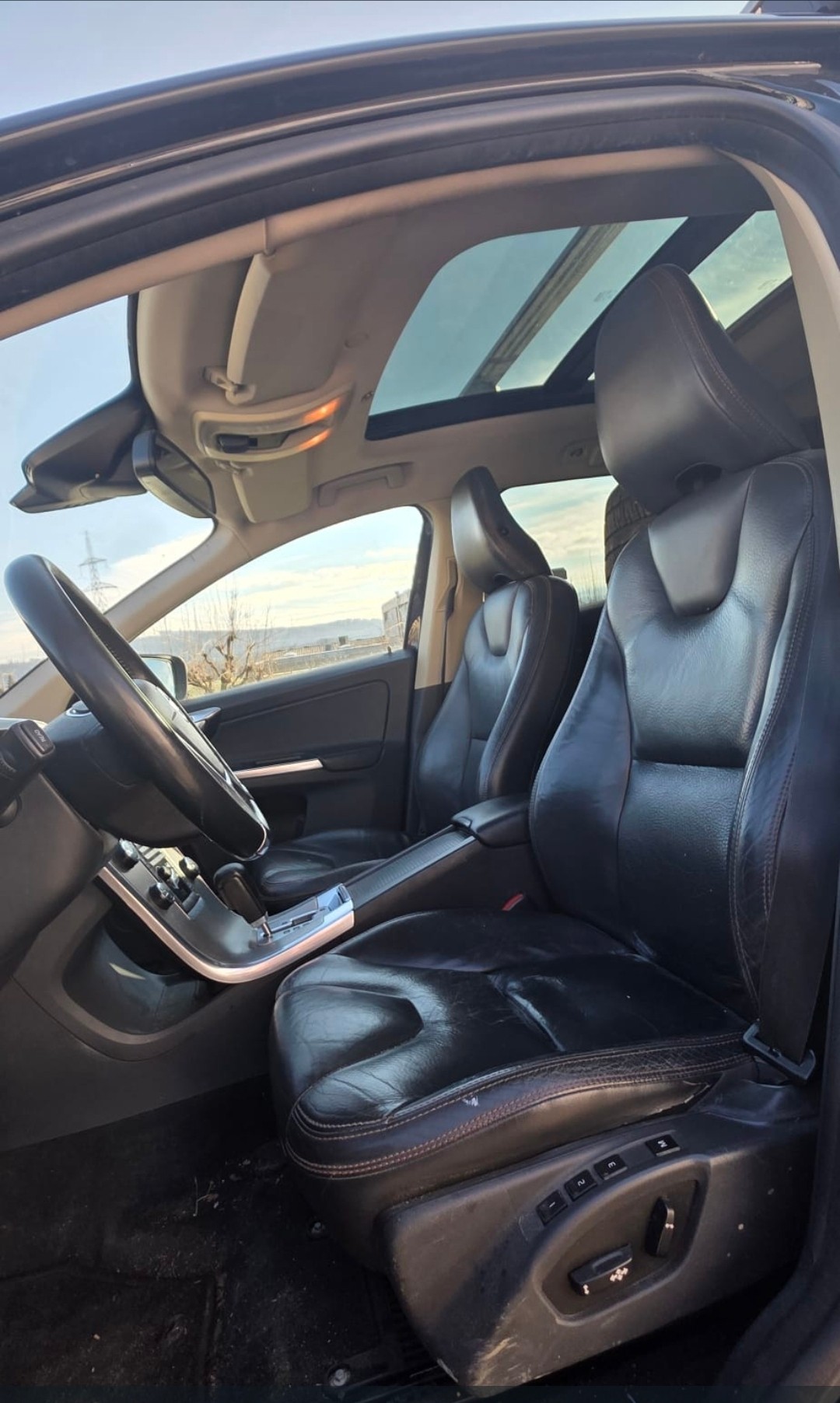 VOLVO XC60 D5 AWD Summum Geartronic-image-7