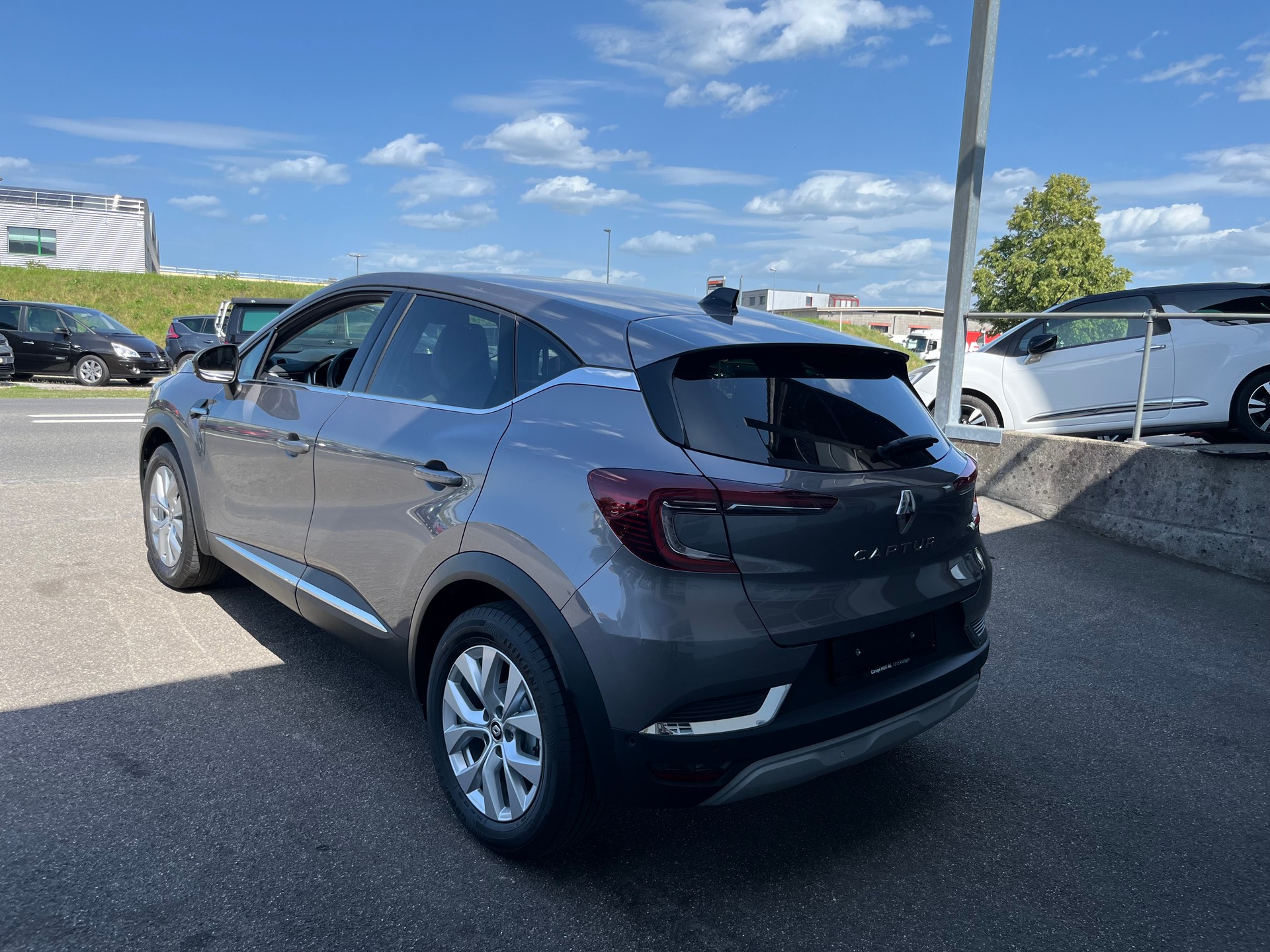 RENAULT Captur 1.3 TCe Techno EDC-image-1