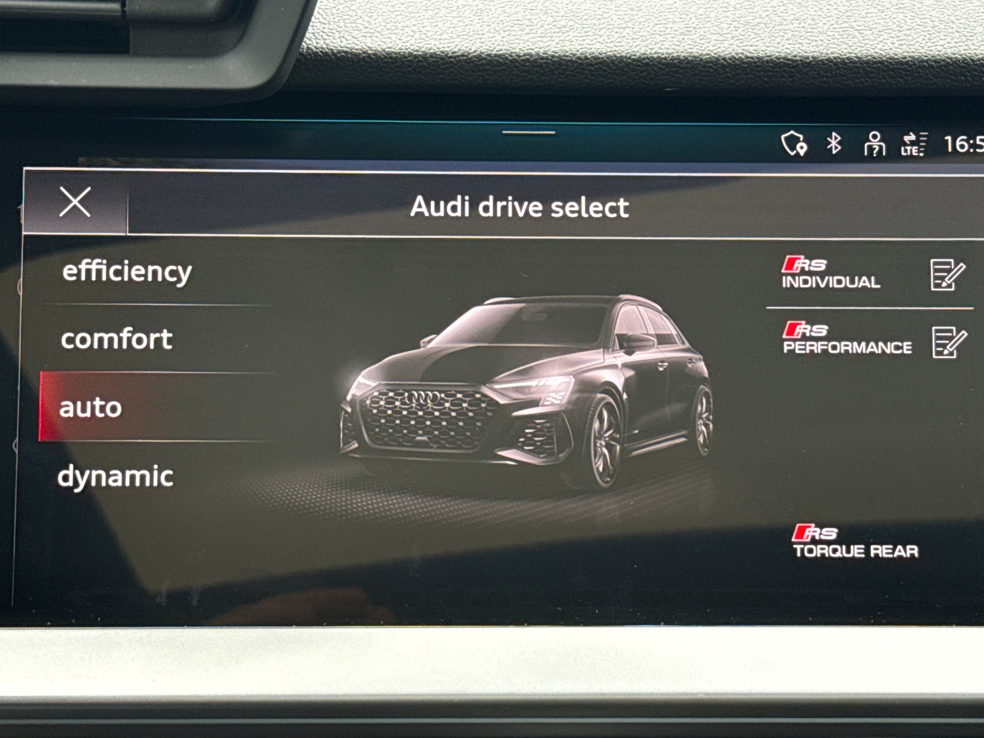AUDI RS3 Sportback 2.5 TSI quattro S-tronic Audi Swiss Service Package+-image-26