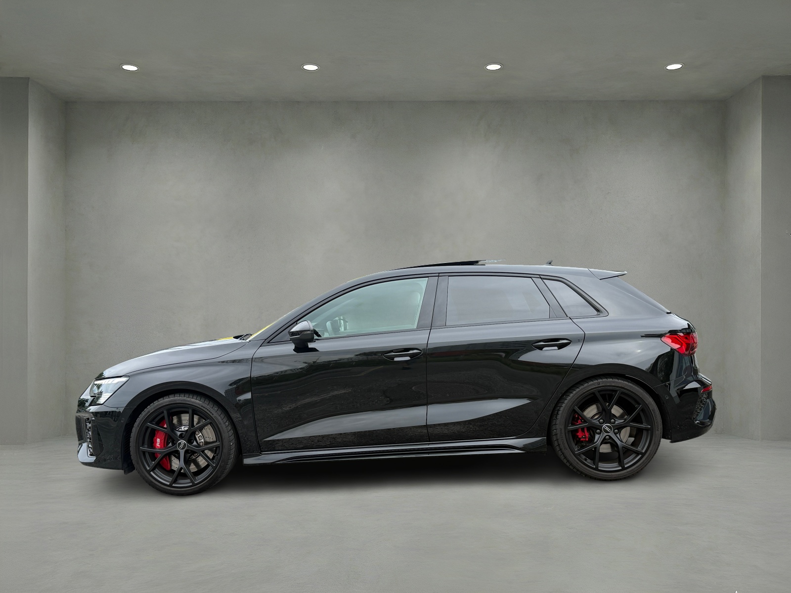 AUDI RS3 Sportback 2.5 TSI quattro S-tronic Audi Swiss Service Package+-image-3