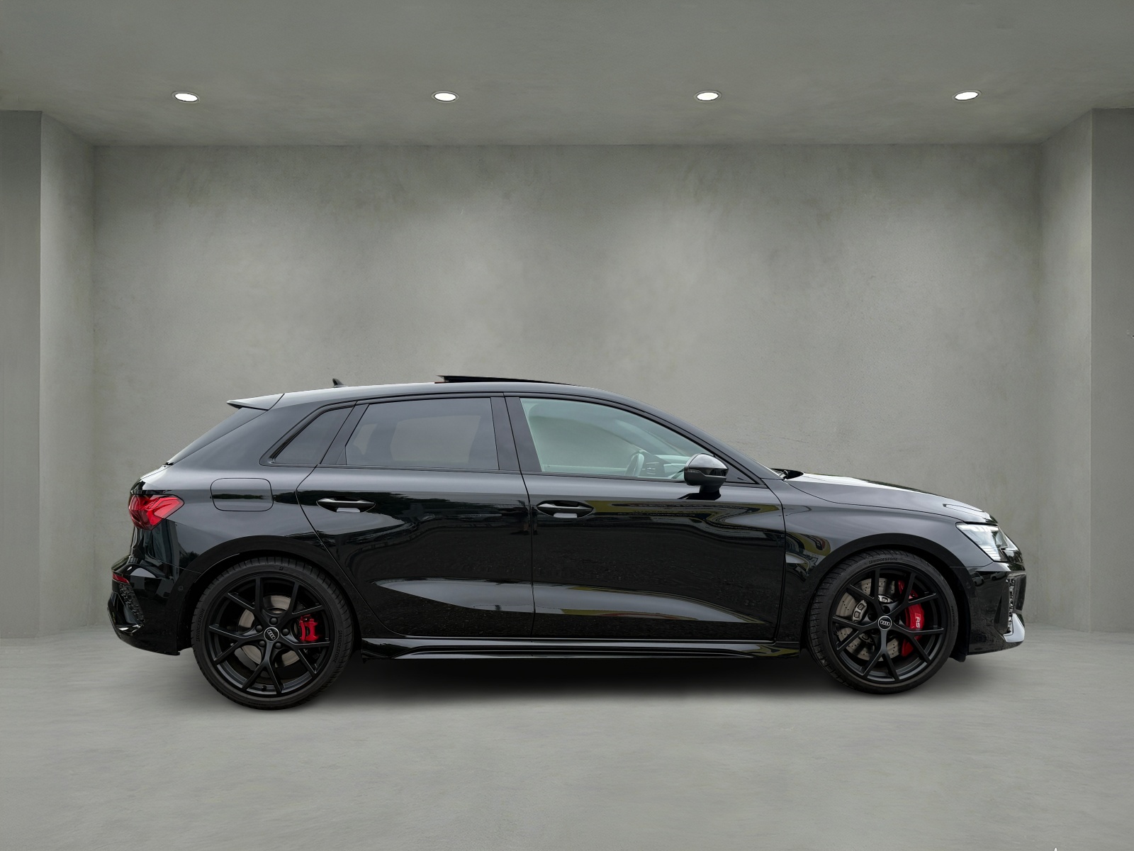 AUDI RS3 Sportback 2.5 TSI quattro S-tronic Audi Swiss Service Package+-image-6