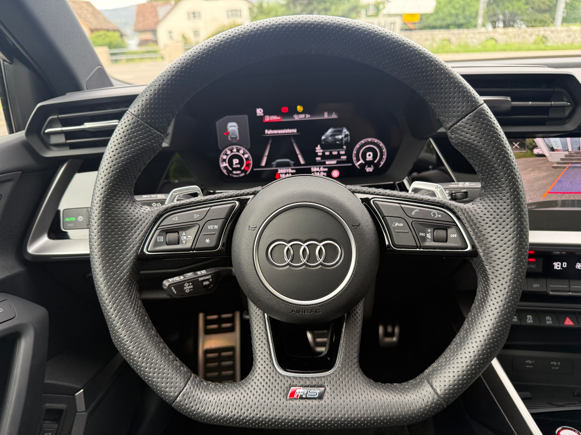 AUDI RS3 Sportback 2.5 TSI quattro S-tronic-image-12