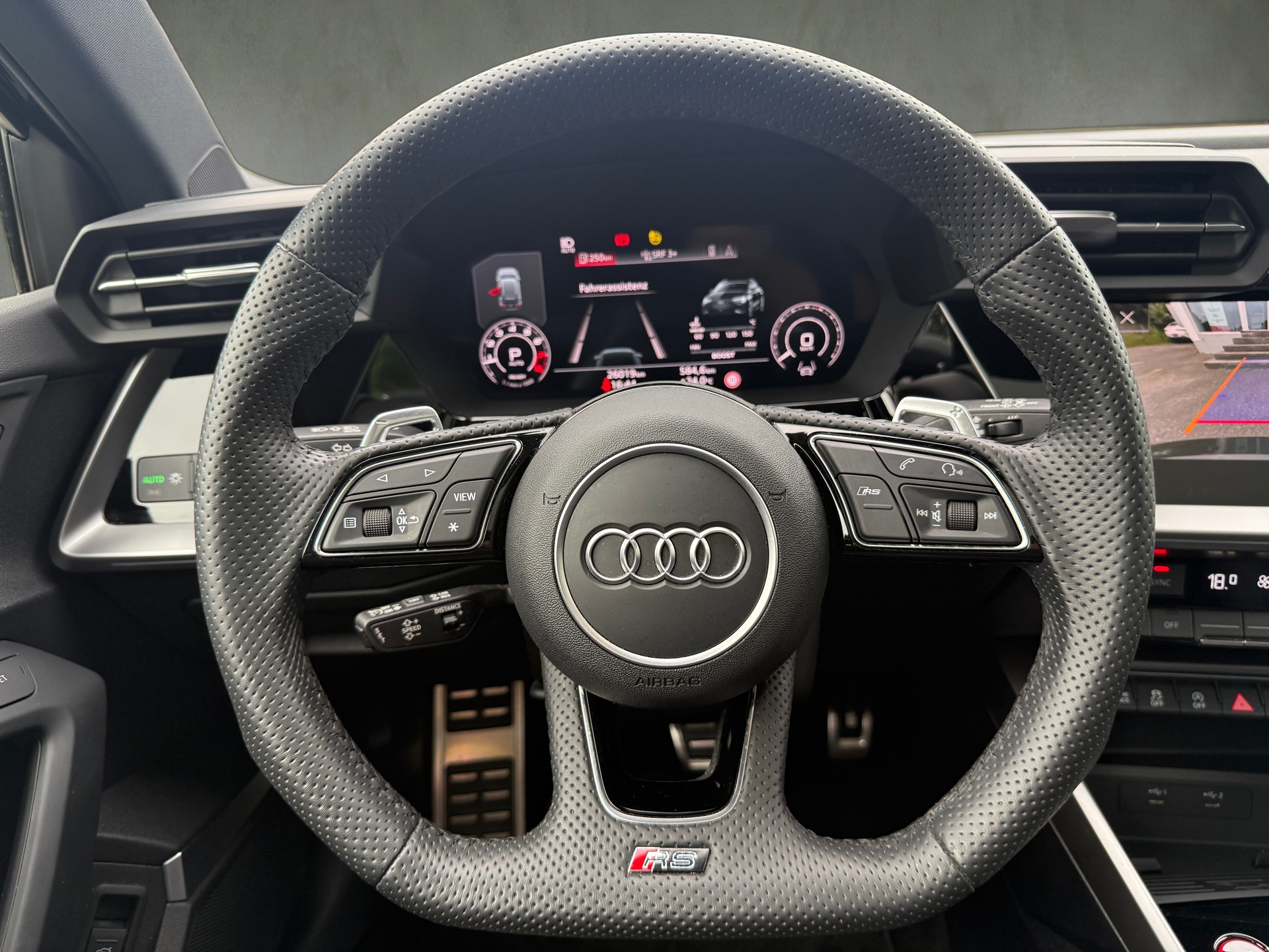 AUDI RS3 Sportback 2.5 TSI quattro S-tronic Audi Swiss Service Package+-image-12