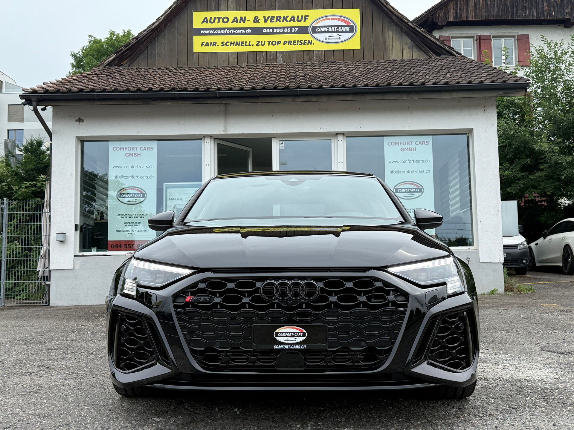 AUDI RS3 Sportback 2.5 TSI quattro S-tronic-image-2