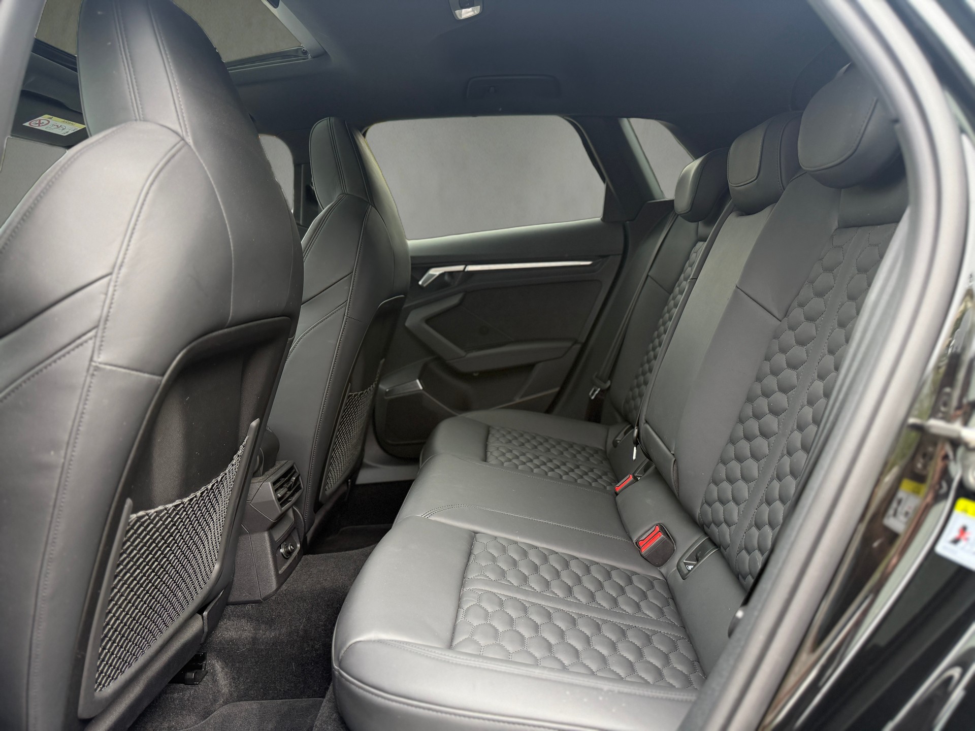 AUDI RS3 Sportback 2.5 TSI quattro S-tronic Audi Swiss Service Package+-image-10