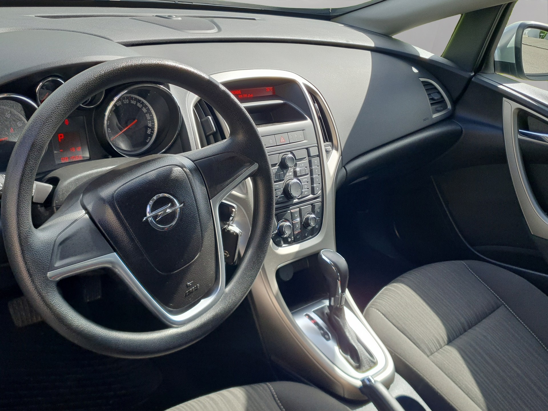 OPEL Astra 1.4i 16V Turbo-image-8