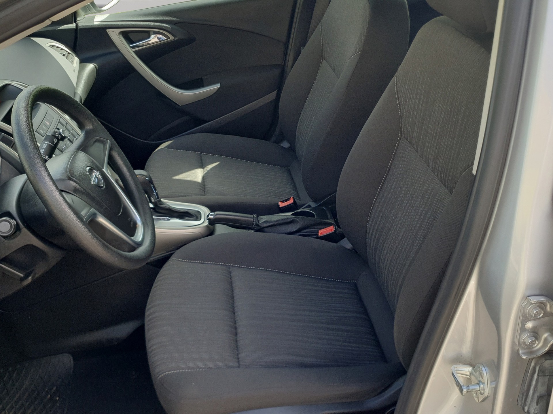 OPEL Astra 1.4i 16V Turbo-image-10