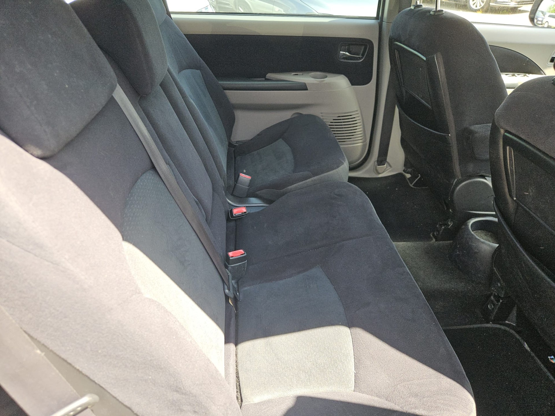 MITSUBISHI Grandis 2.0 16V DID Swiss Edition-image-8