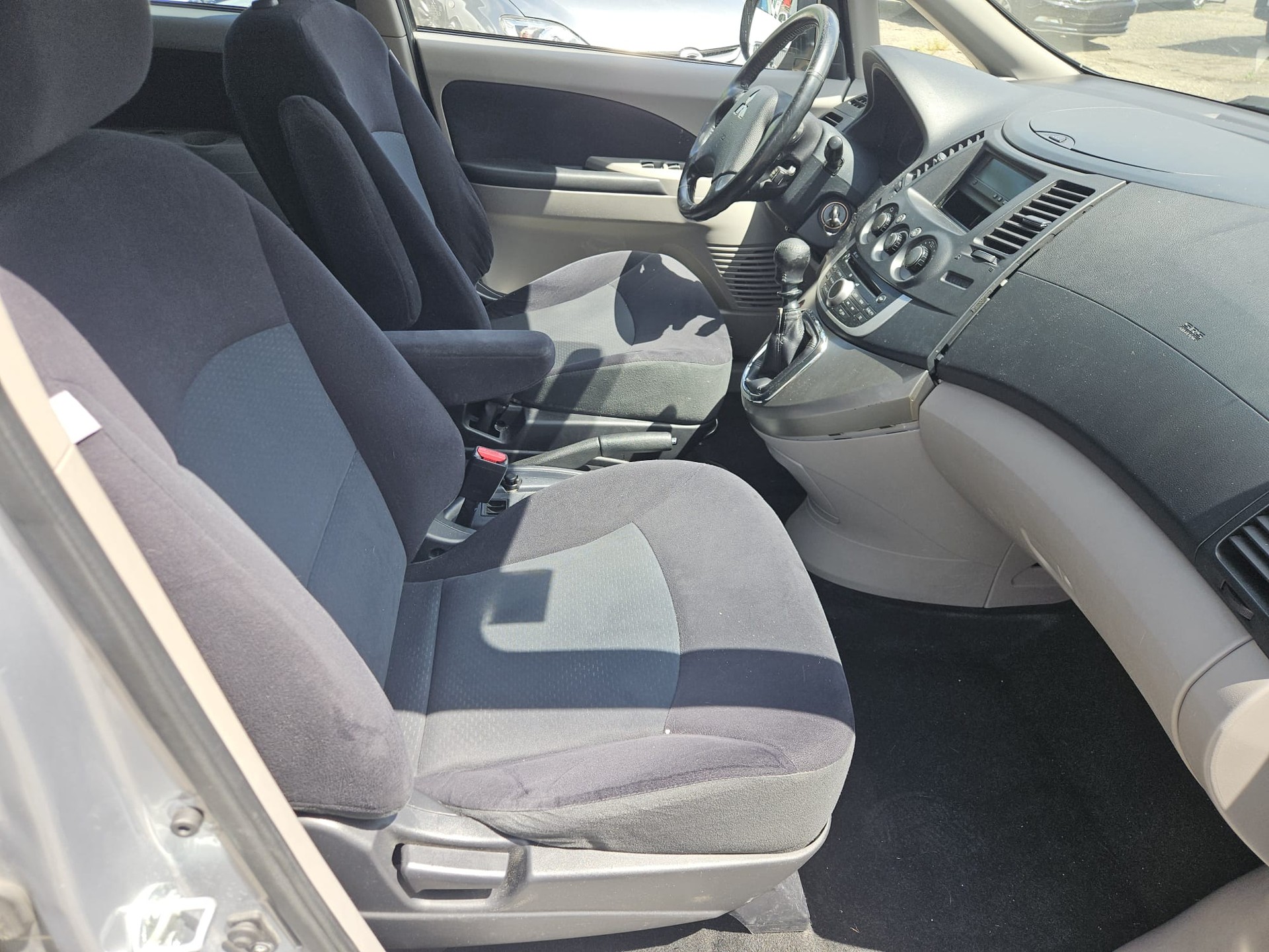 MITSUBISHI Grandis 2.0 16V DID Swiss Edition-image-6