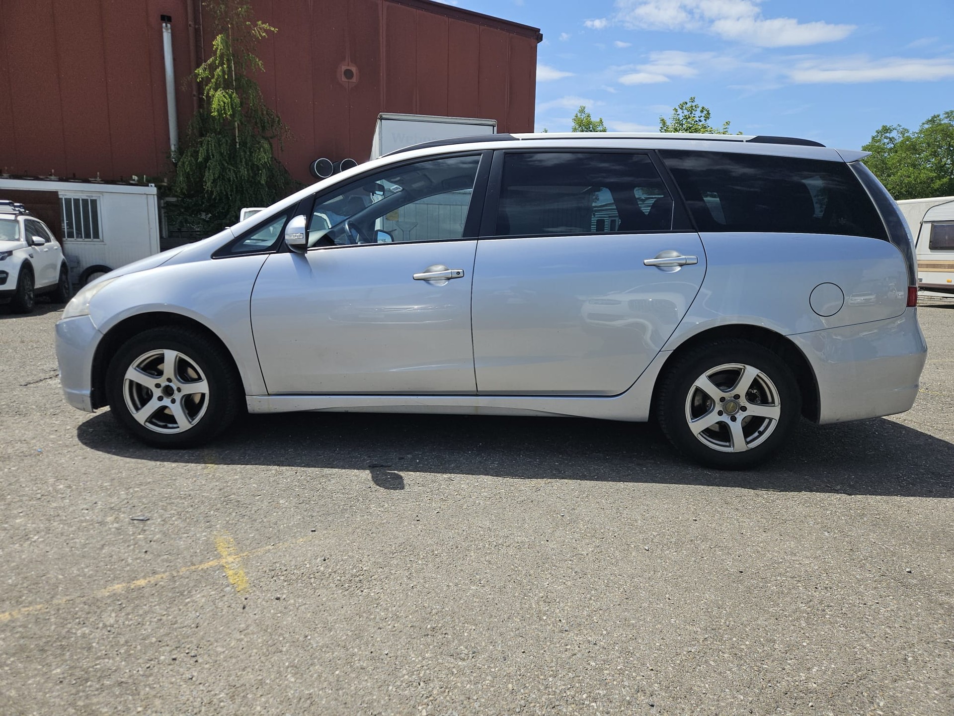 MITSUBISHI Grandis 2.0 16V DID Swiss Edition-image-1