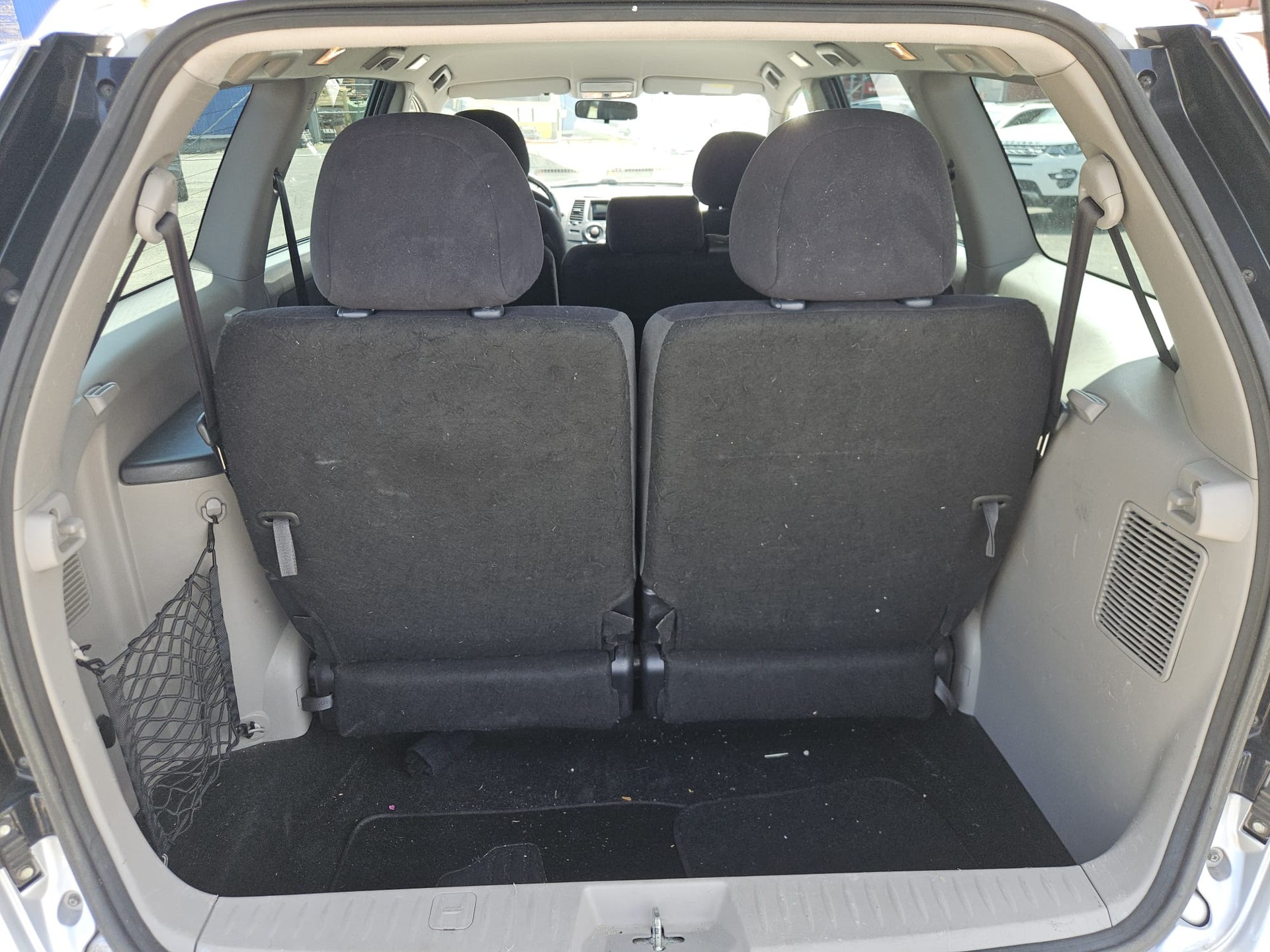 MITSUBISHI Grandis 2.0 16V DID Swiss Edition-image-11