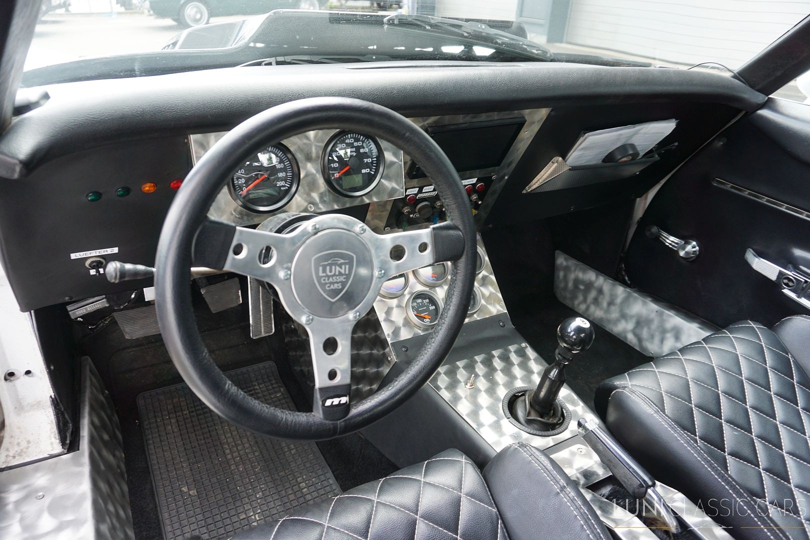 CHEVROLET Corvette C3 Custom-image-15
