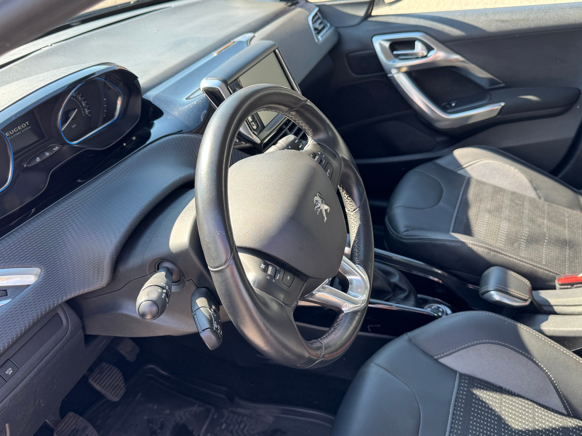 PEUGEOT 1.2 PureTech 110 Allure S/S-image-3