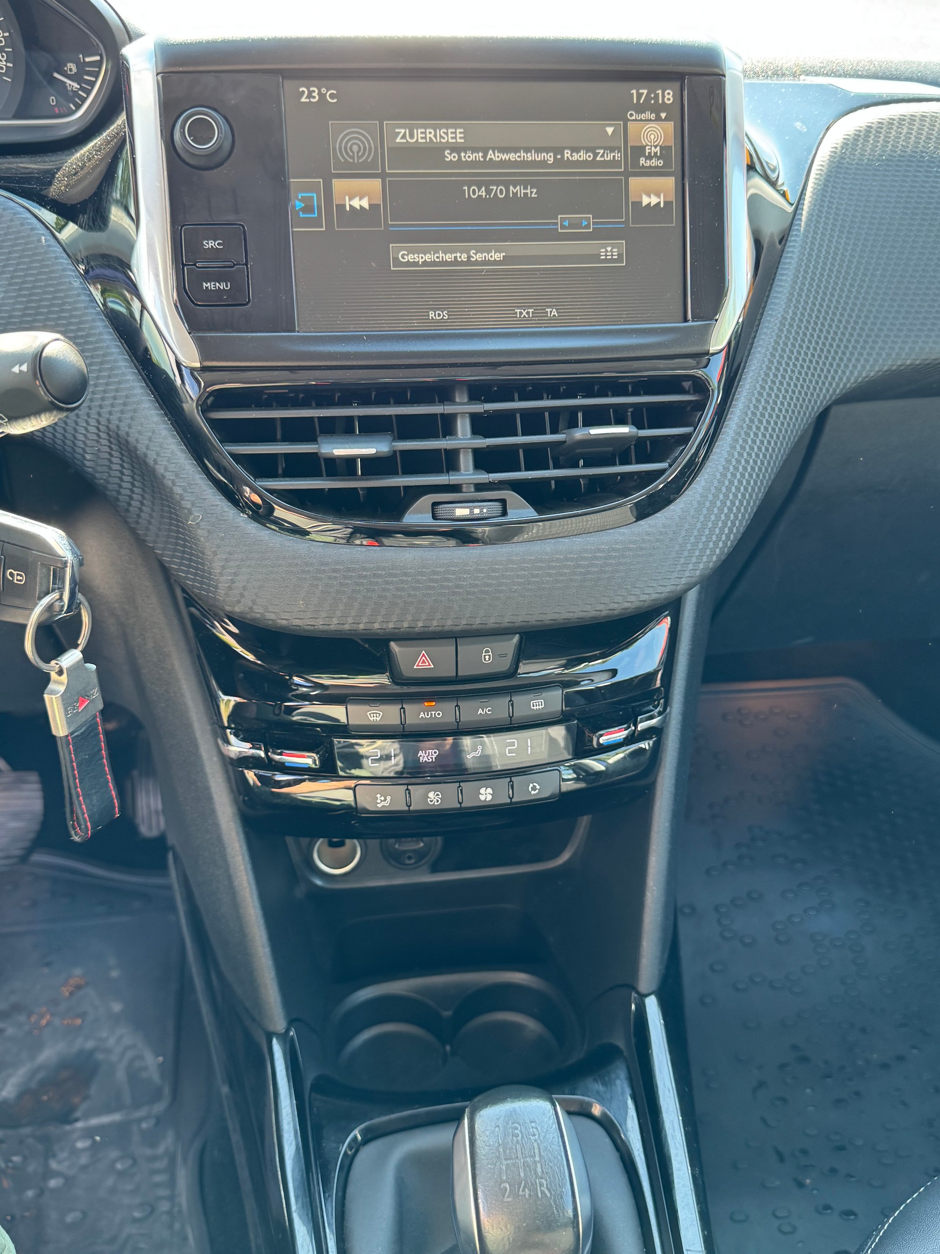 PEUGEOT 1.2 PureTech 110 Allure S/S-image-4